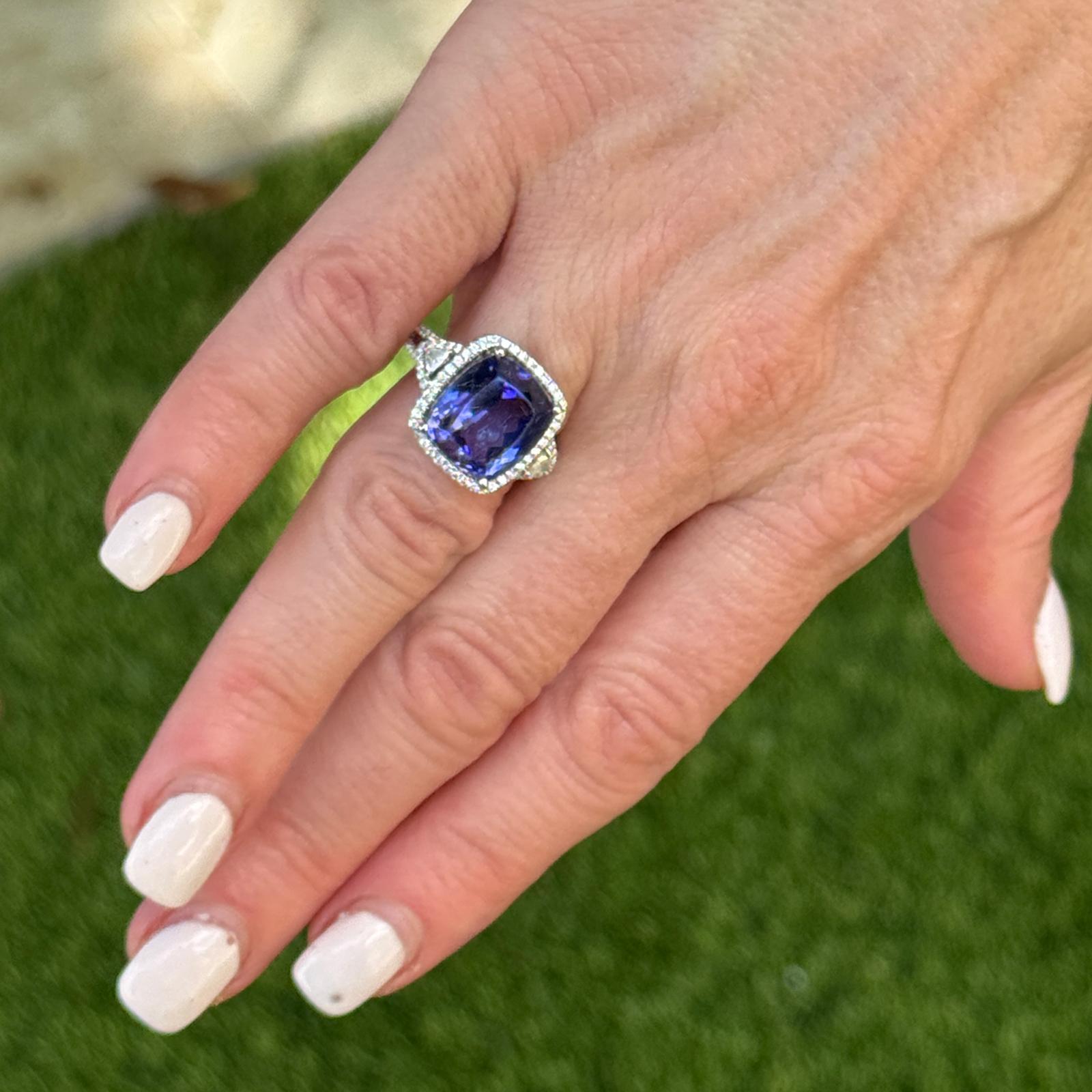 Tanzanite Diamond 18 Karat White Gold Modern Cocktail Ring In Excellent Condition In Boca Raton, FL