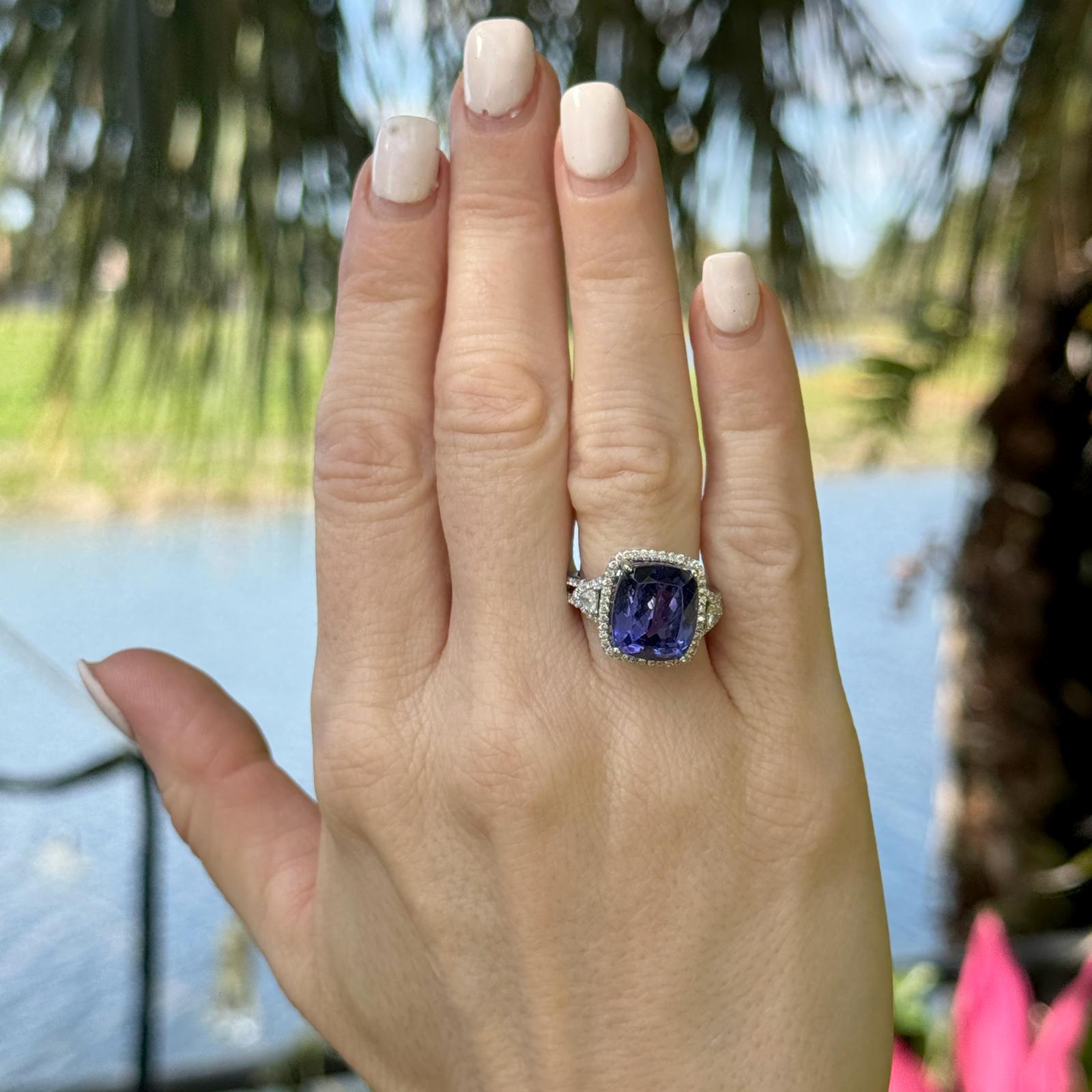 Tanzanite Diamond 18 Karat White Gold Modern Cocktail Ring 1
