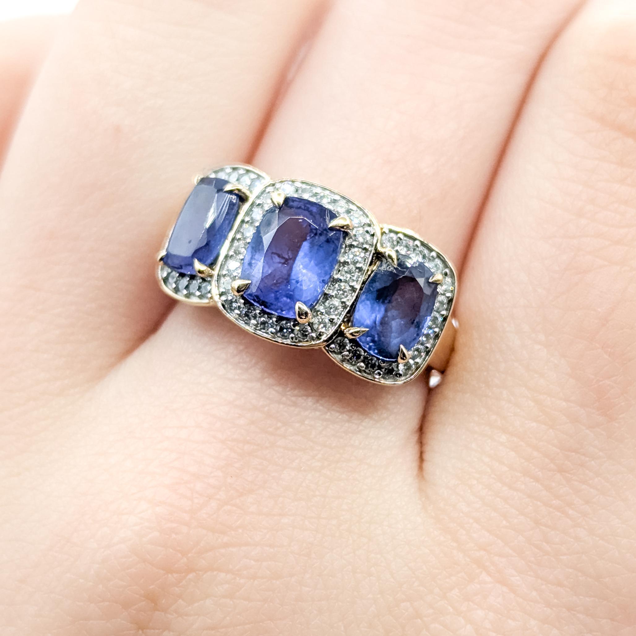 Bague à trois pierres en or jaune 14k (Tanzanite et diamant) Excellent état - En vente à Bloomington, MN