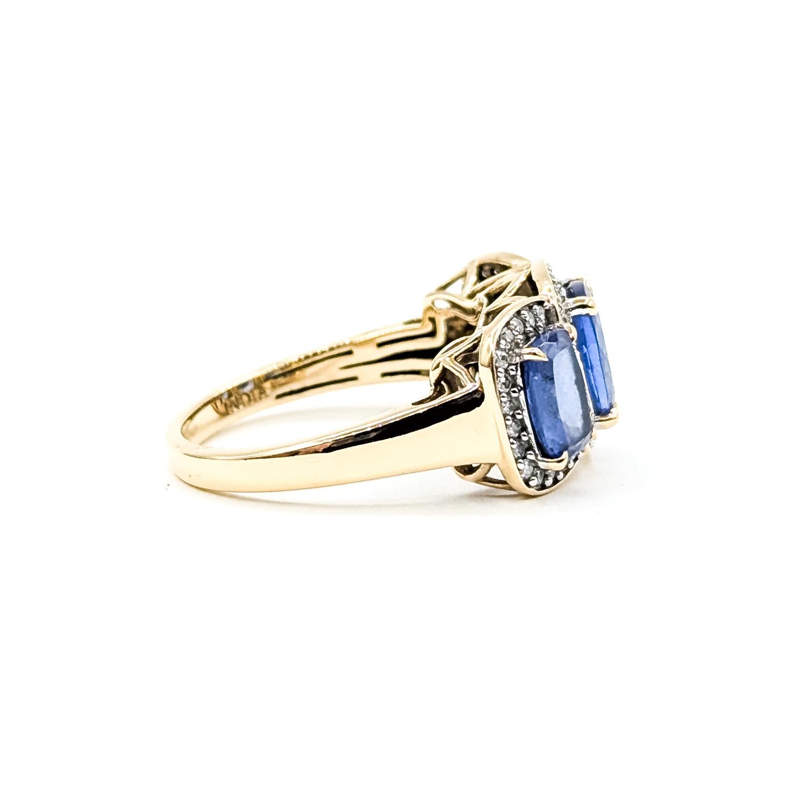 Bague à trois pierres en or jaune 14k (Tanzanite et diamant) en vente 1