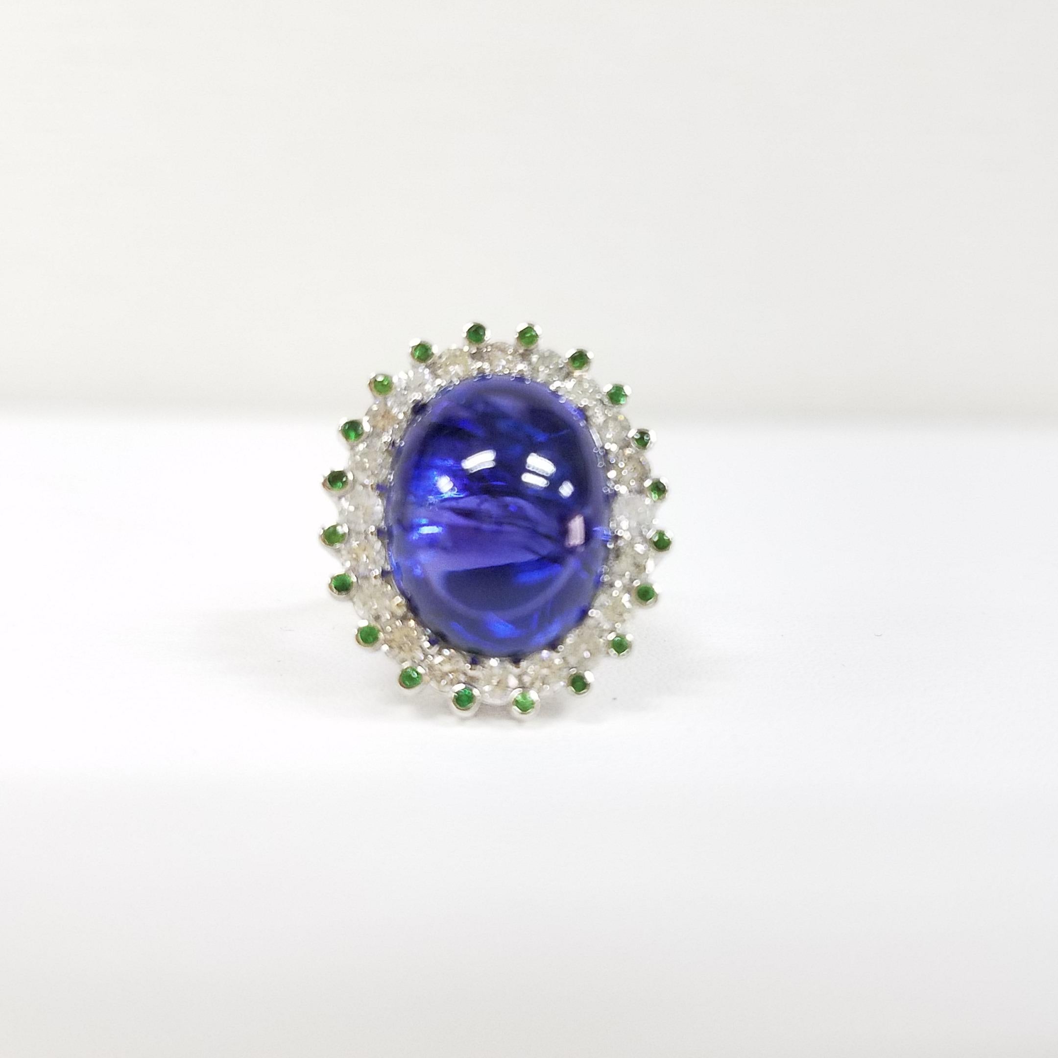Tansanit, Diamant und Tsavorit Cocktail-Ring im Zustand „Neu“ im Angebot in Bangkok, Thailand