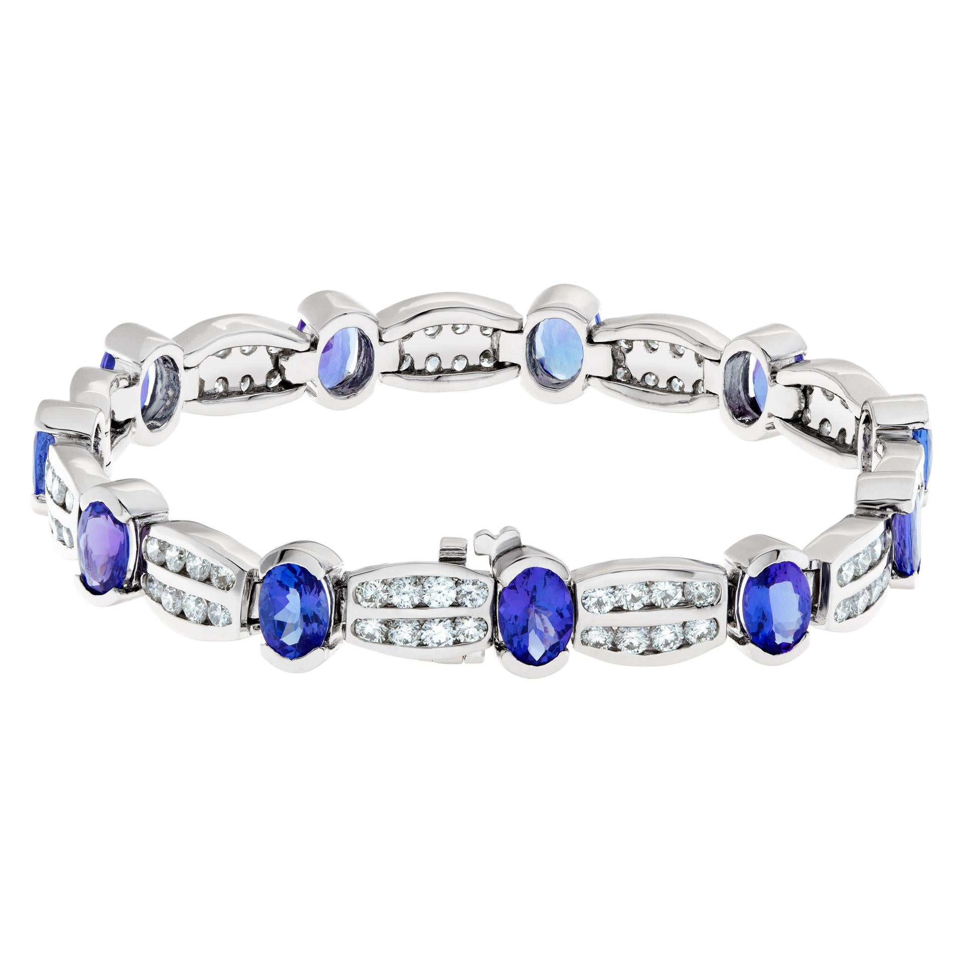 Tanzanite & Diamond Bracelet in 14k White Gold, Approximately 8.05 Carats In Excellent Condition In Surfside, FL
