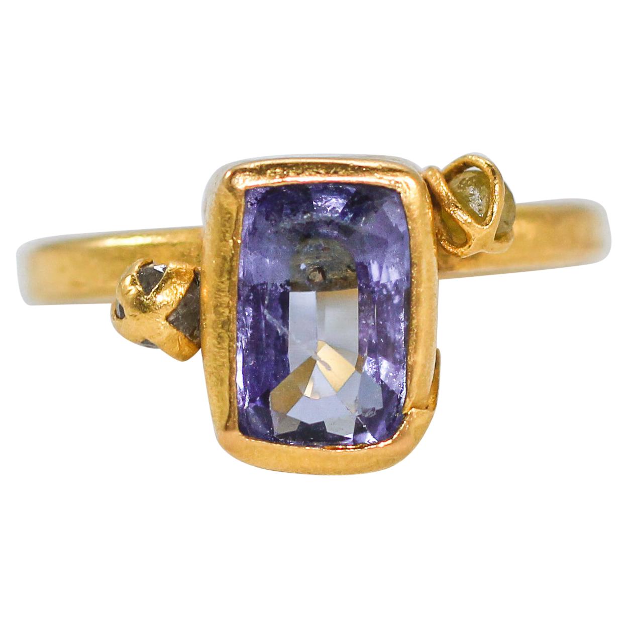Tanzanite Diamond Briolettes 22-21 Karat Gold Three-Stone Fashion Ring