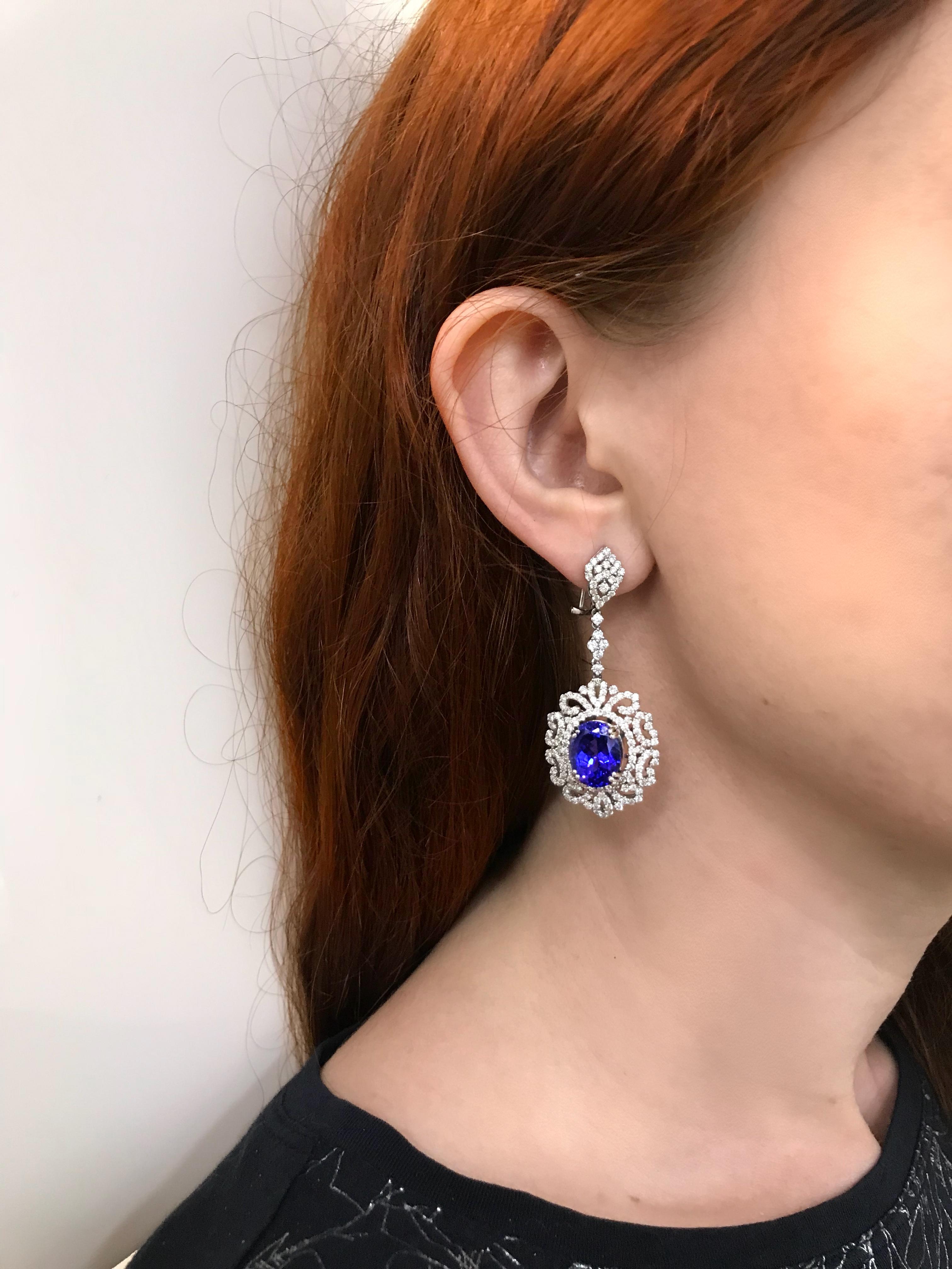 Modern Tanzanite Diamond Chandelier Drop Earrings 18 Karat White Gold