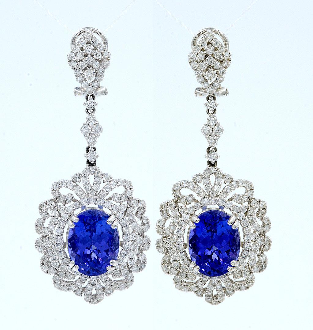 Tanzanite Diamond Chandelier Drop Earrings 18 Karat White Gold In Excellent Condition In New York, NY