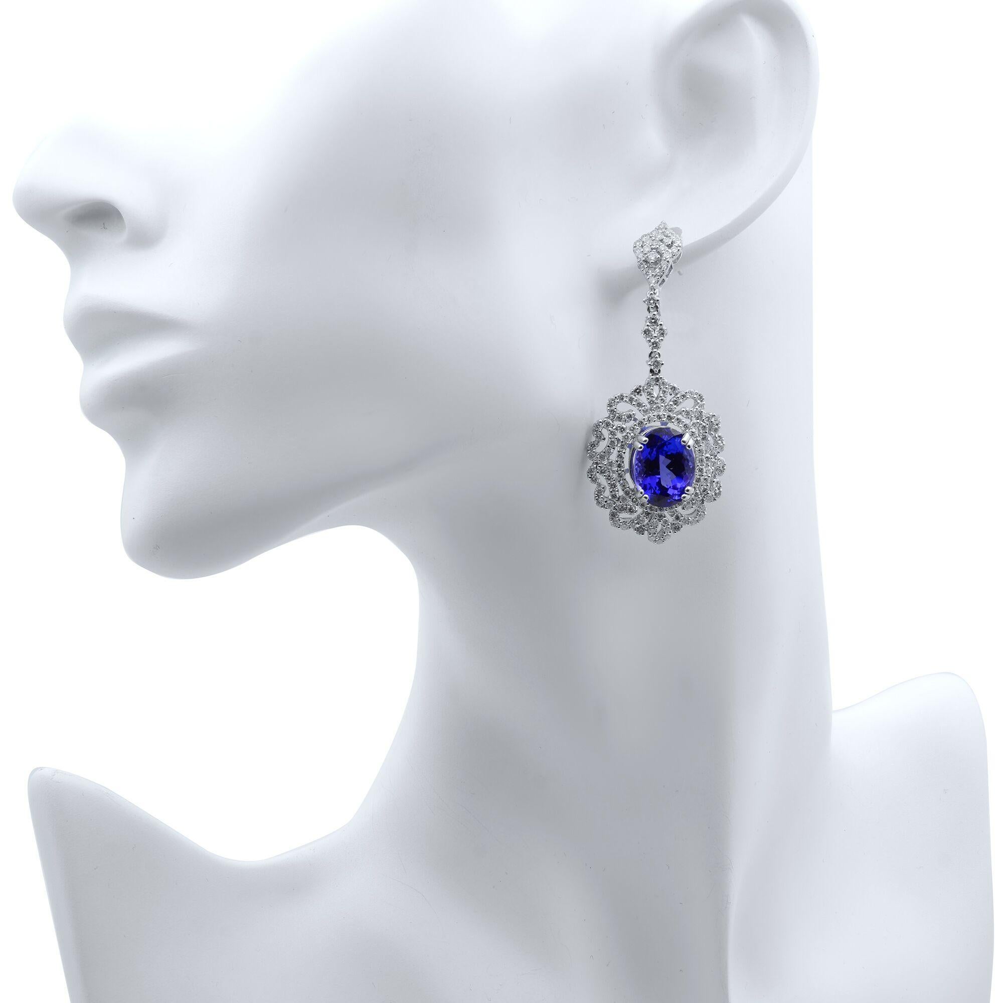 Tanzanite Diamond Chandelier Drop Earrings 18 Karat White Gold In New Condition For Sale In New York, NY