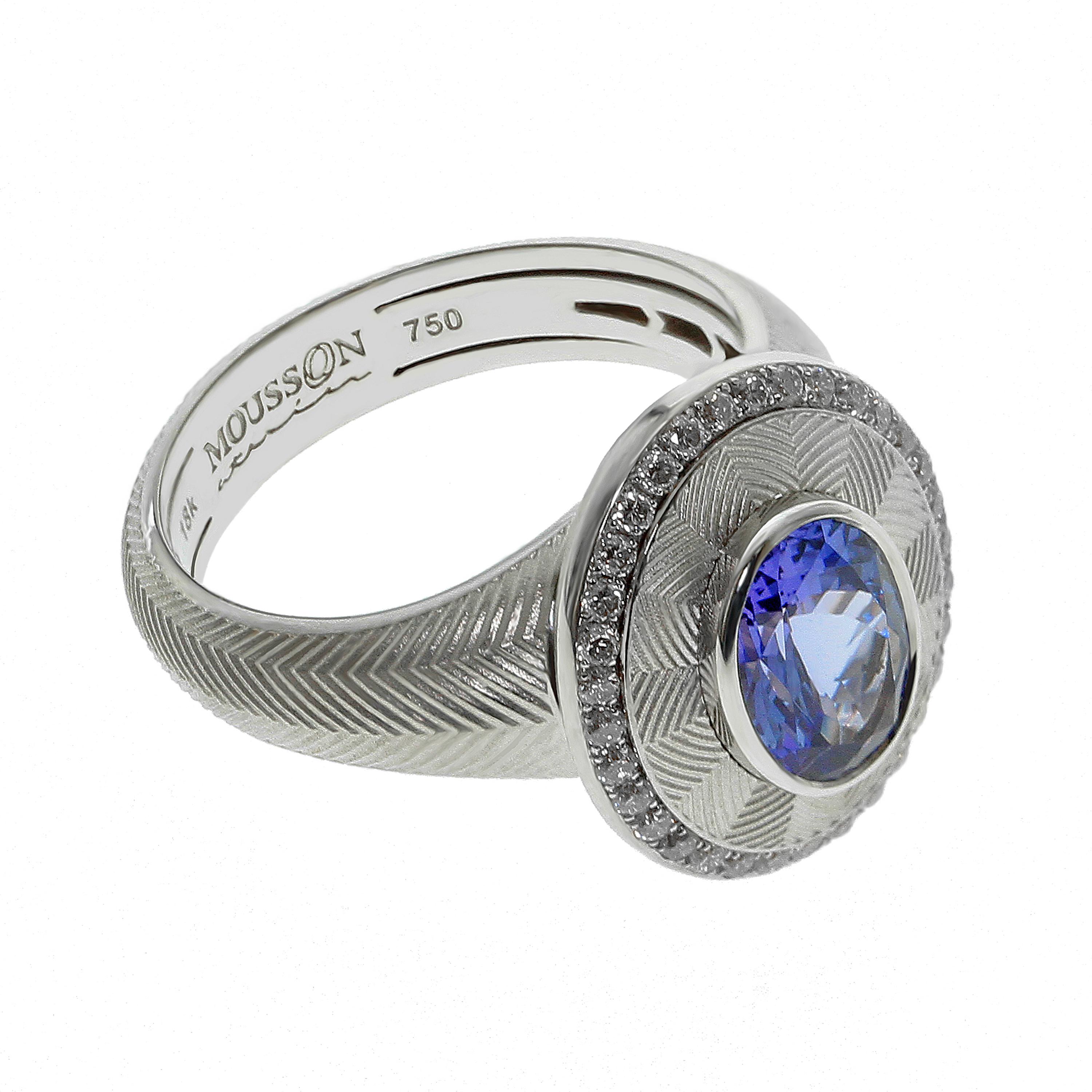 Tanzanite Diamond Classical 18 Karat White Gold Ring For Sale