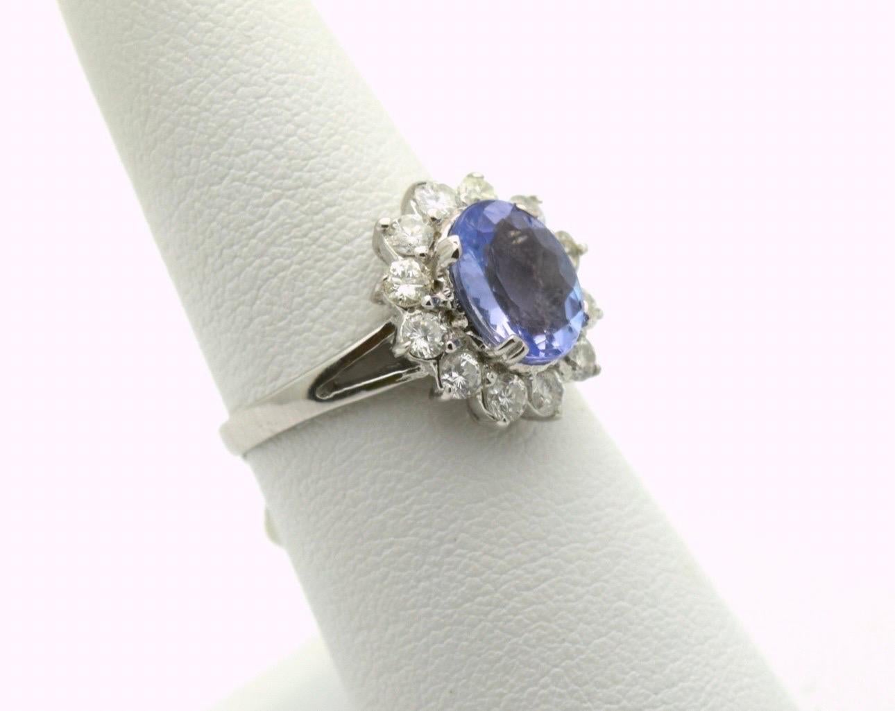 Tansanit-Diamant-Cocktailring 18KT Weißgold feine Handwerkskunst (Ovalschliff) im Angebot