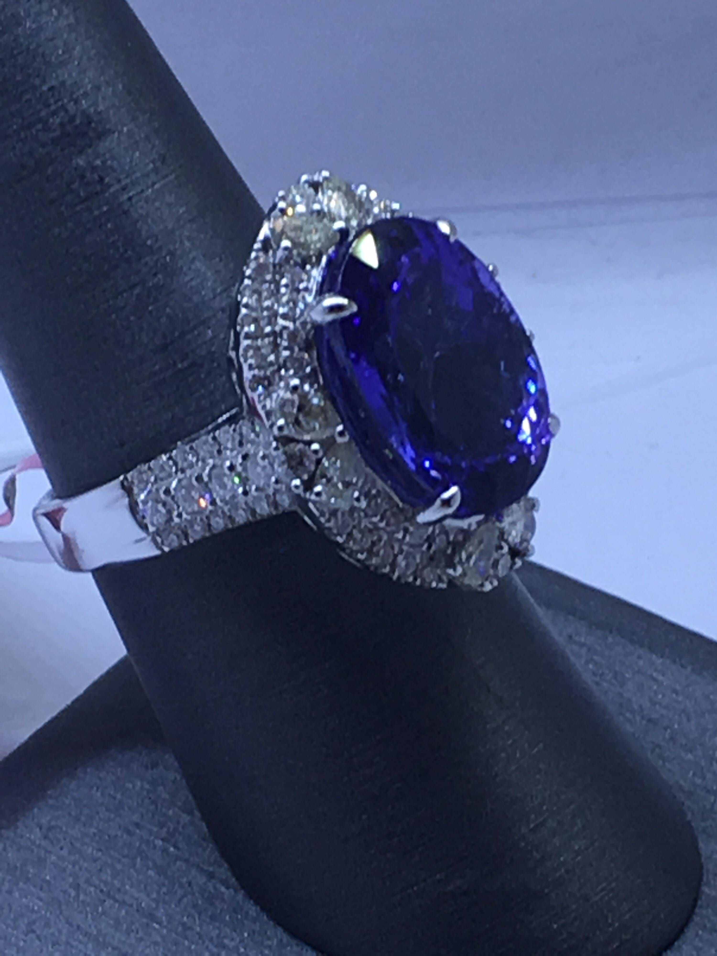 Tanzanite Diamond Cocktail Ring In New Condition In Trumbull, CT