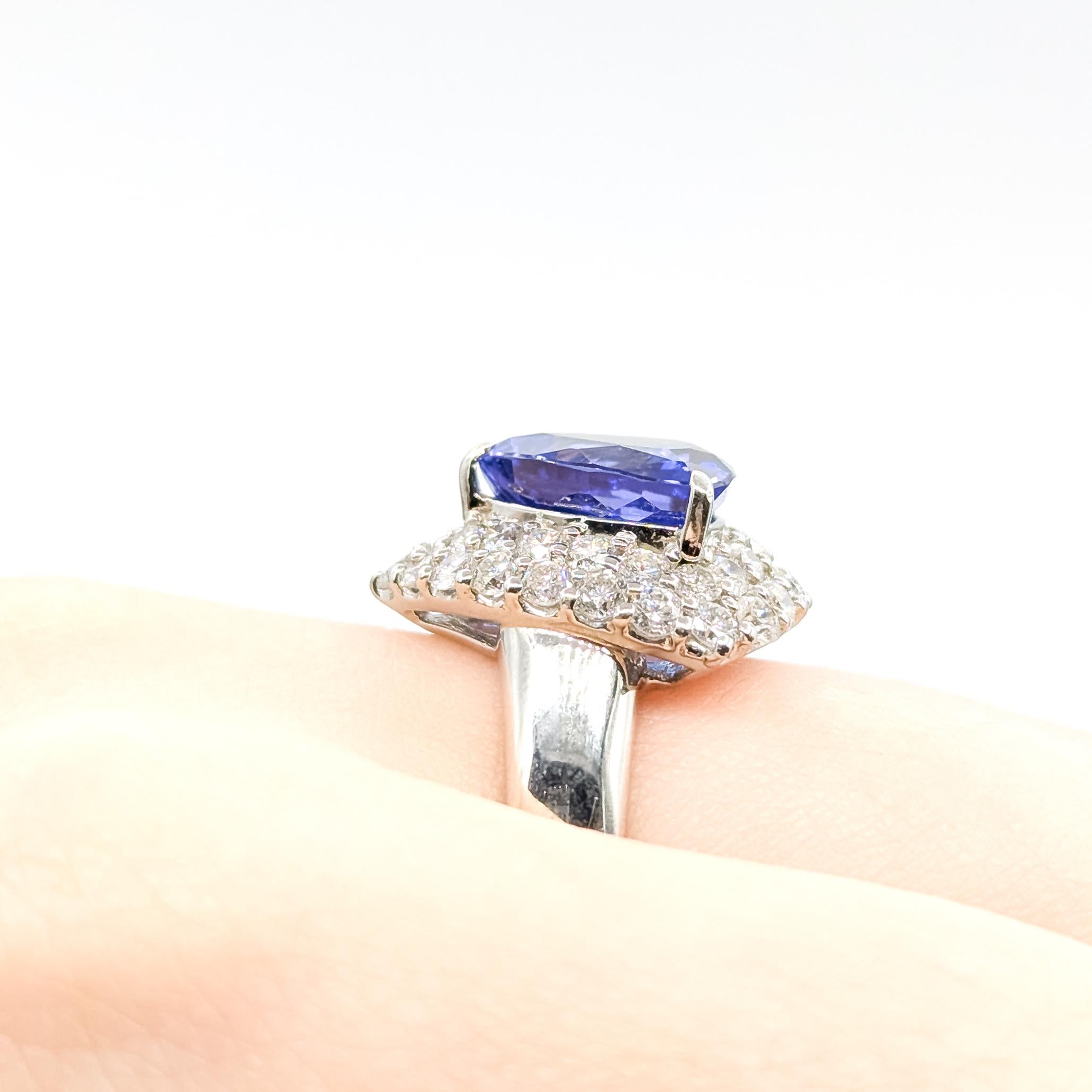 Taglio trillion Anello cocktail con tanzanite e diamanti in platino in vendita