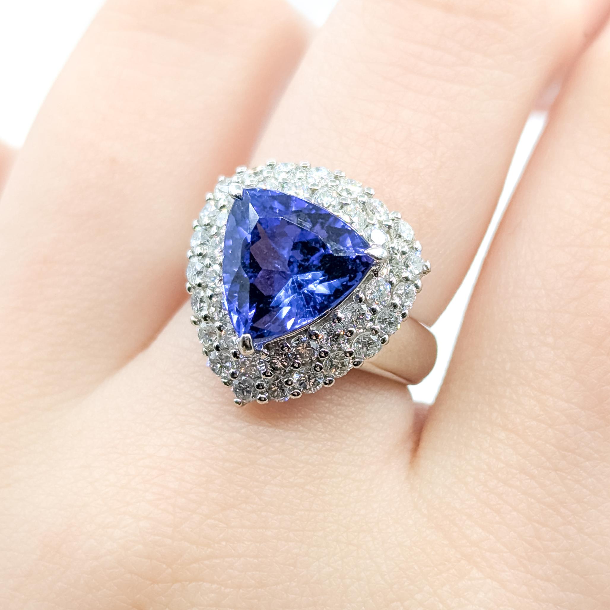 Anello cocktail con tanzanite e diamanti in platino In condizioni ottime in vendita a Bloomington, MN