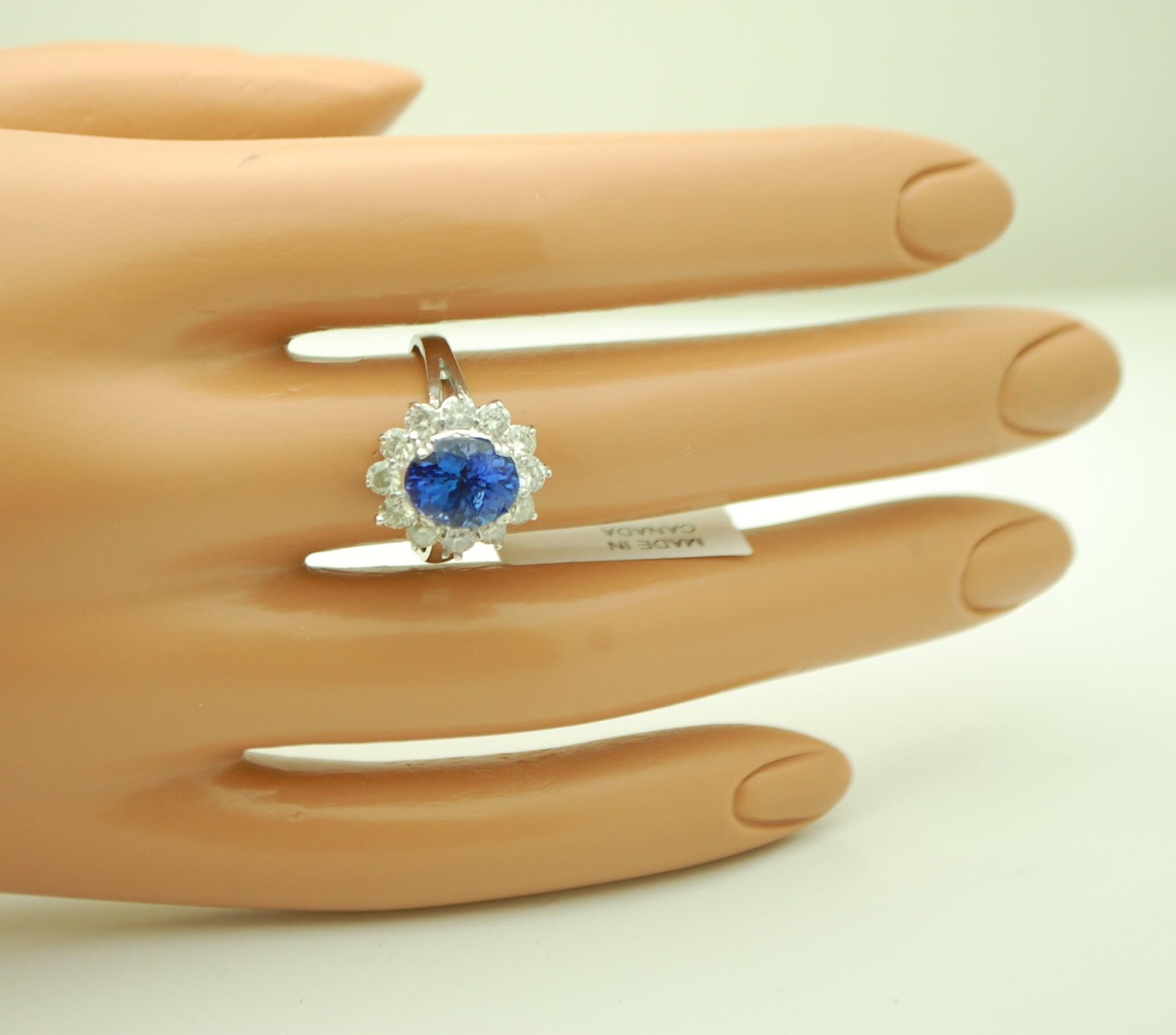 Tanzanite & Diamond cocktail ring platinum In New Condition For Sale In Boca Raton, FL