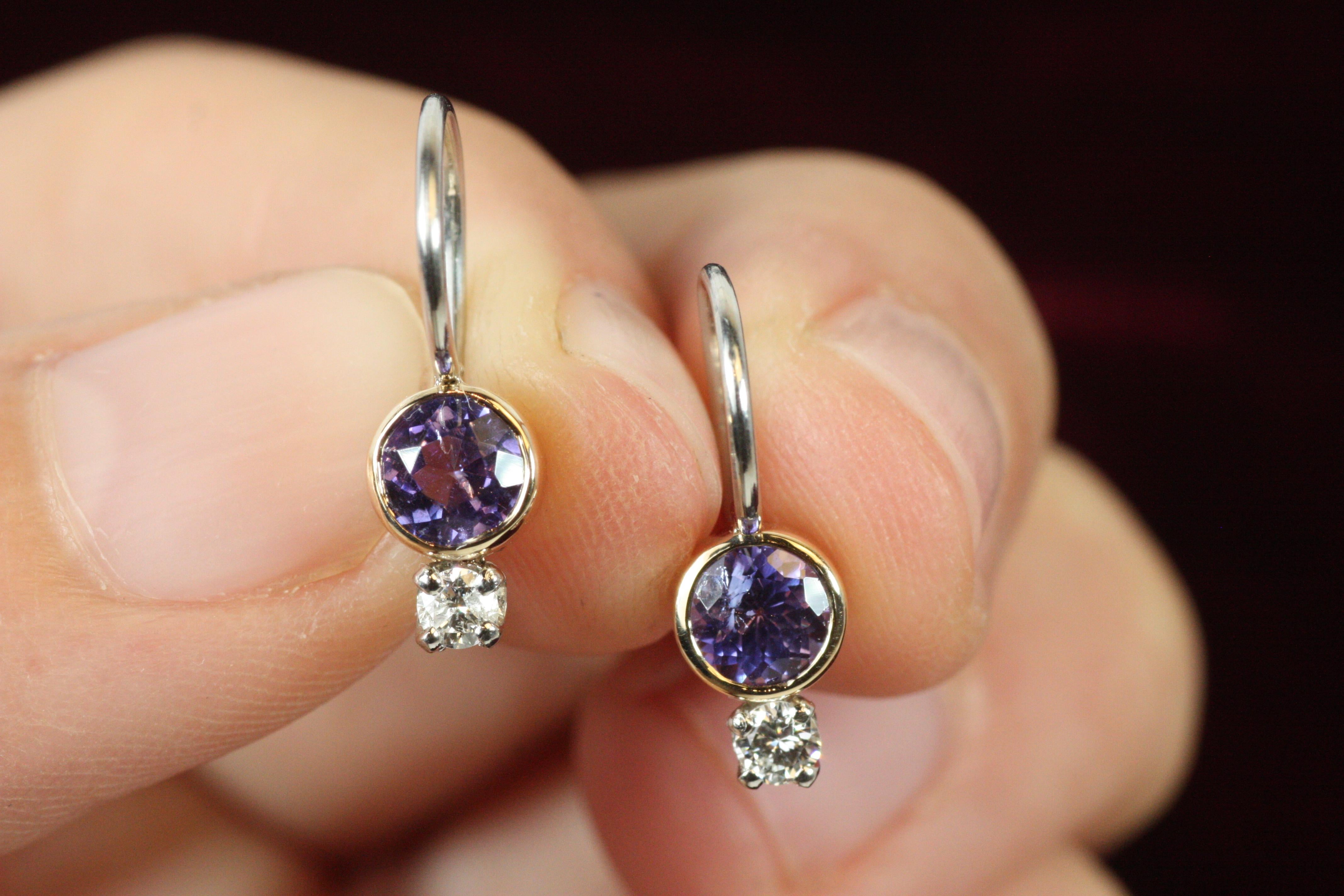 Donna Orecchini a goccia con tanzanite e diamanti in oro giallo 14K e platino di Bracken in vendita