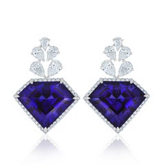 Tanzanite & Diamond Earring in 18 karat White Gold