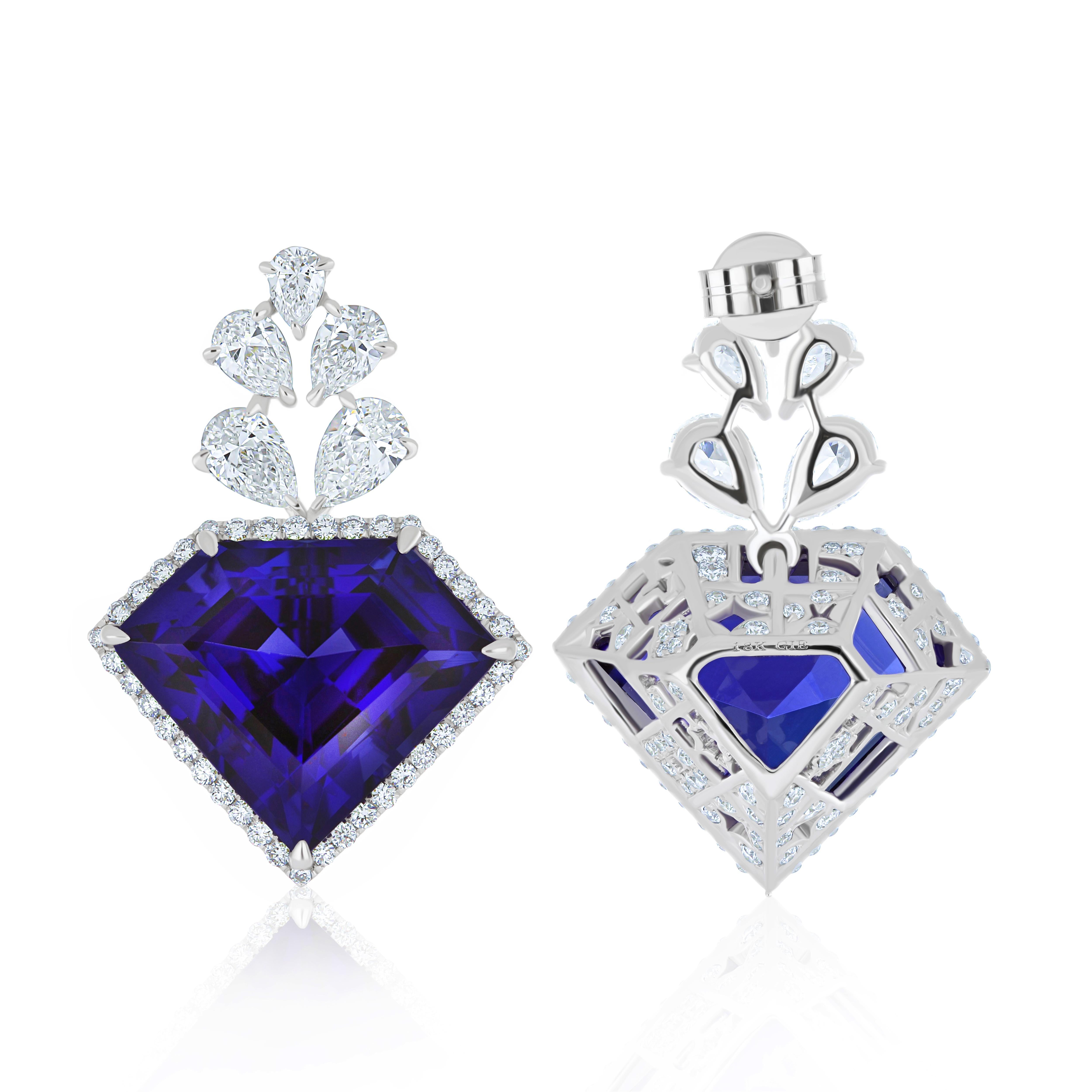 Tanzanite & Diamond Earring in 18 karat White Gold In New Condition For Sale In JAIPUR, IN
