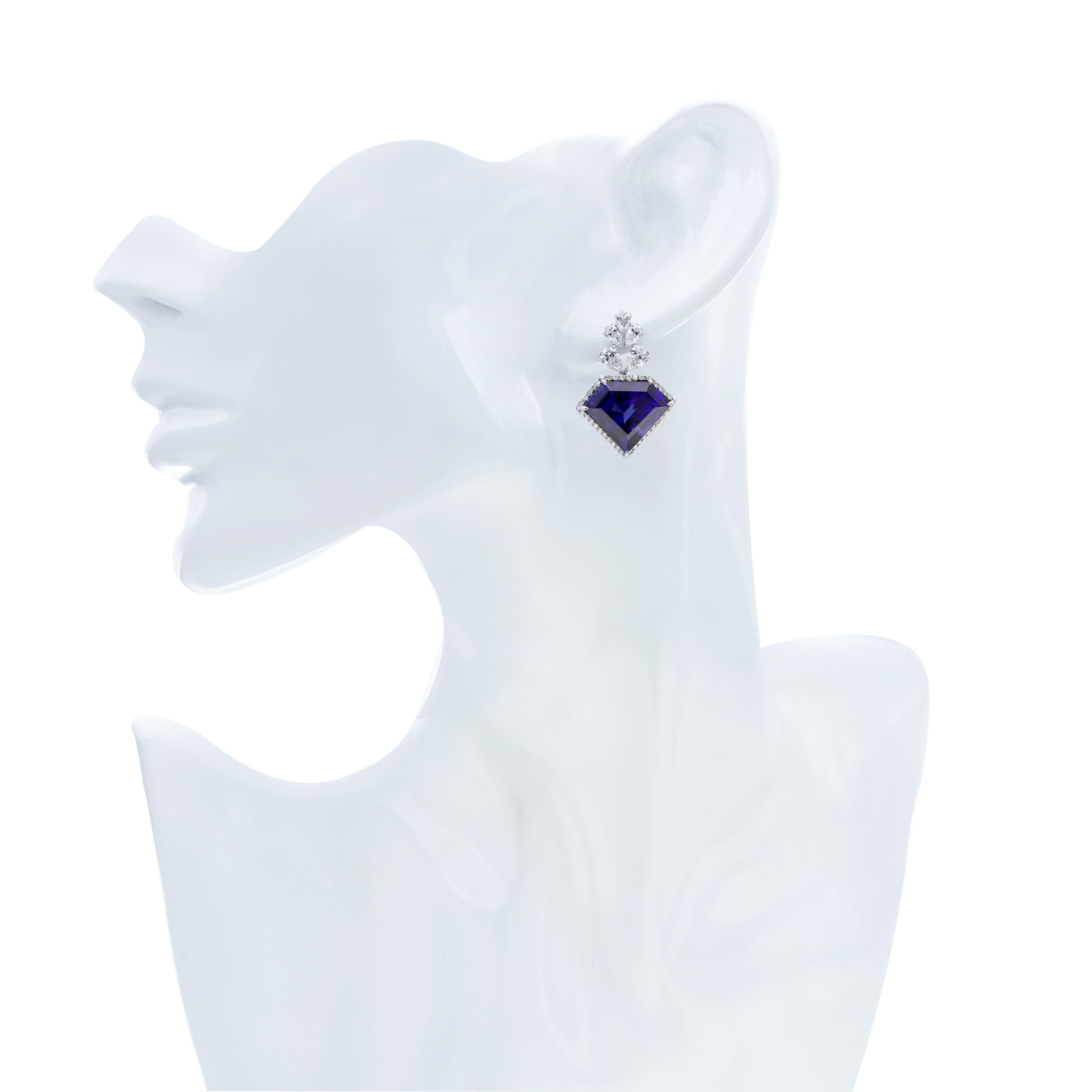 Tanzanite & Diamond Earring in 18 karat White Gold For Sale 1