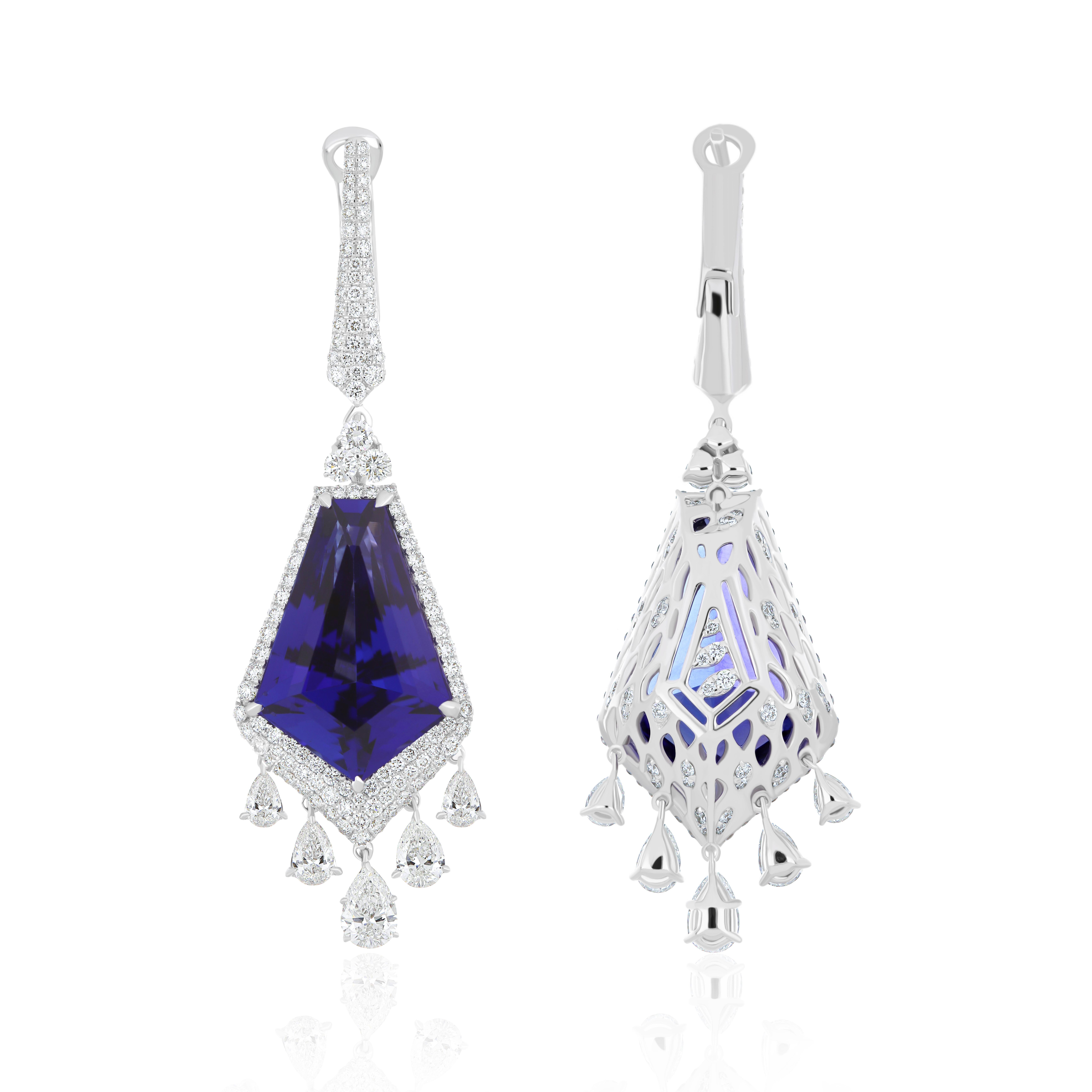 Mixed Cut Tanzanite & Diamond Earring in 18karat White Gold Hand-craft Earring for Party  For Sale