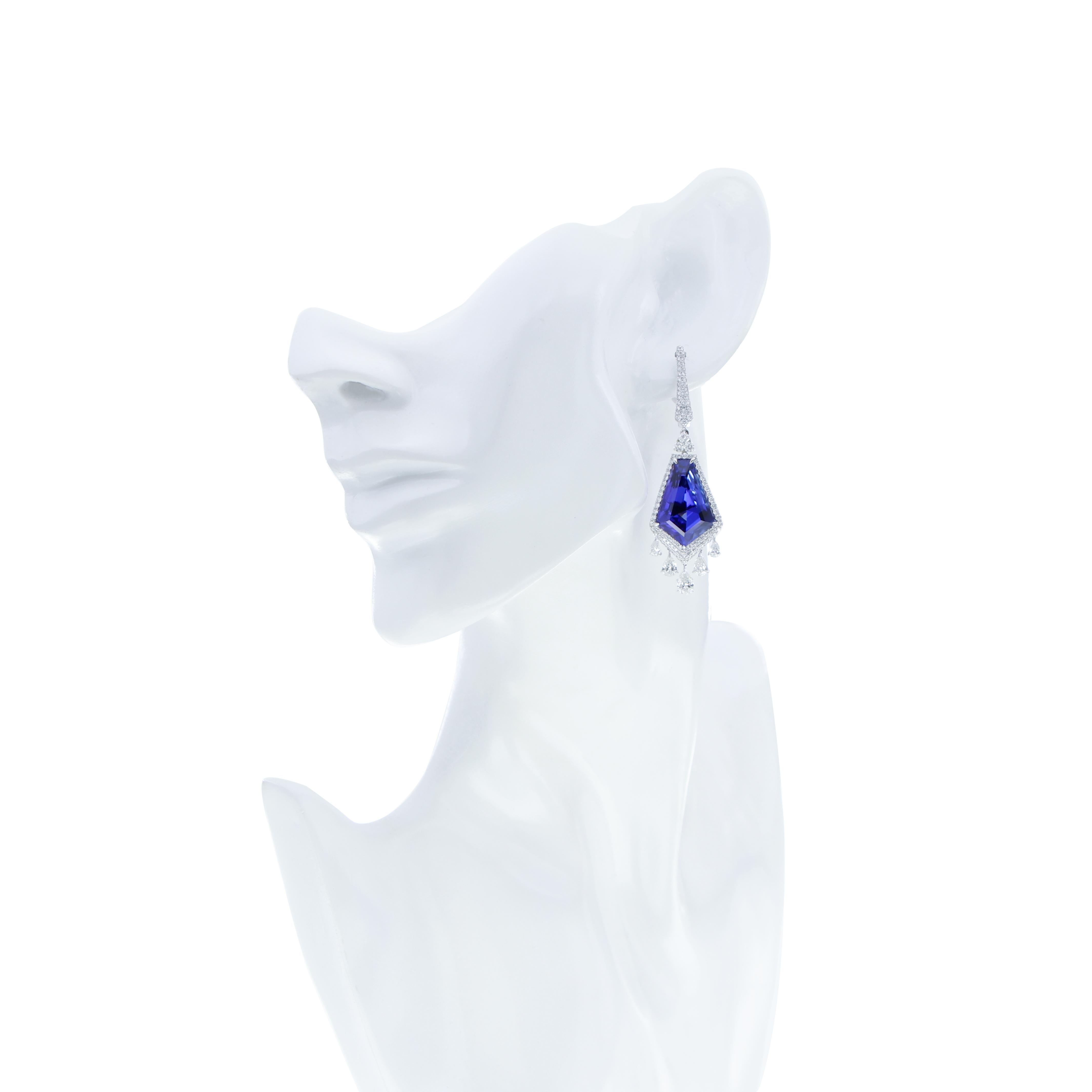 Tanzanite & Diamond Earring in 18karat White Gold Hand-craft Earring for Party  For Sale 1