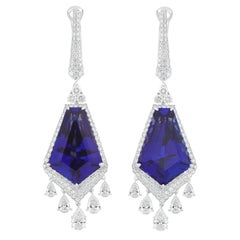 Tanzanite & Diamond Earring in 18karat White Gold Hand-craft Earring for Party 