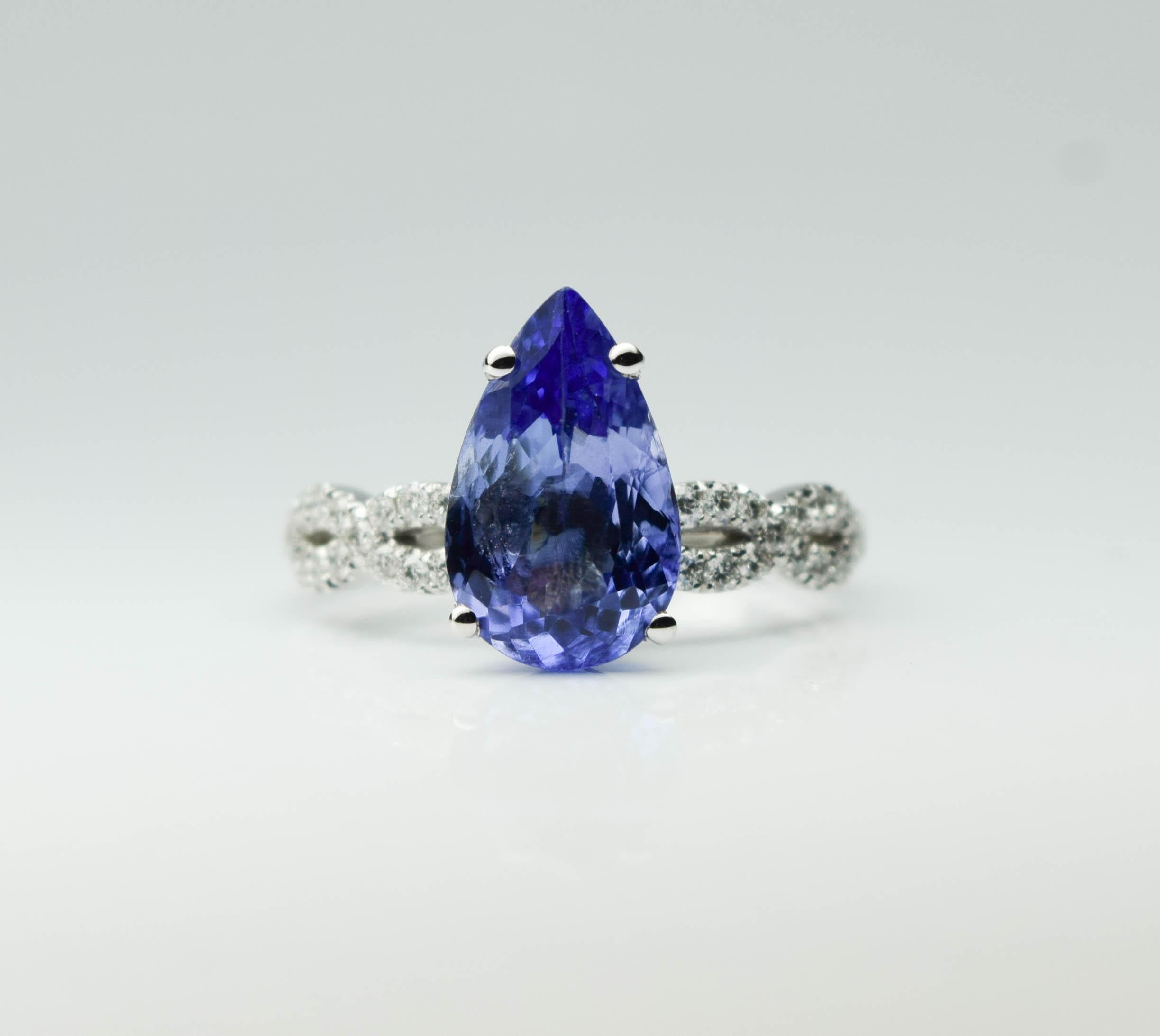 Pear Cut Tanzanite Diamond engagement ring 18KT gold For Sale