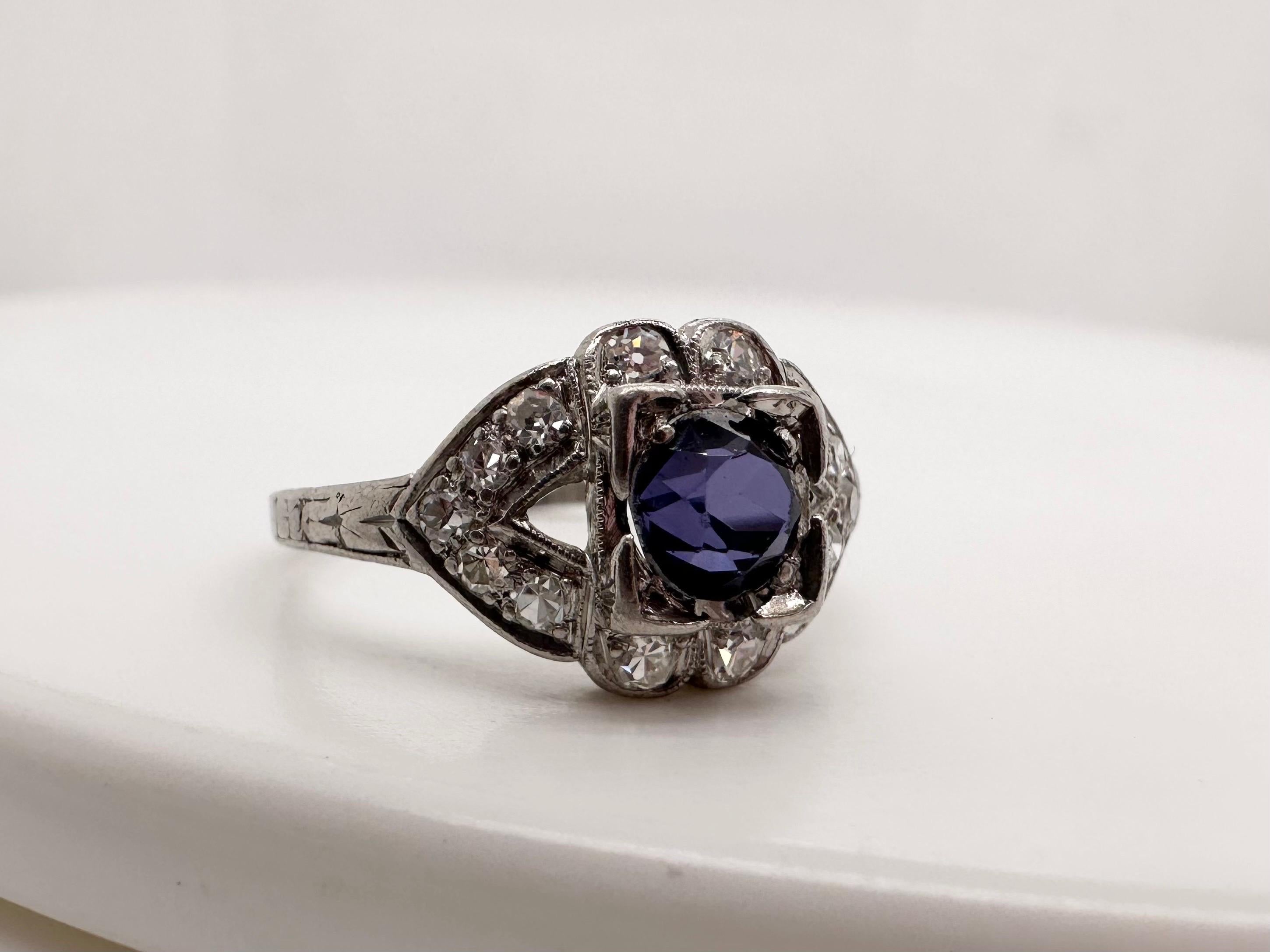 Tanzanite & Diamond engagement ring in Platinum In Excellent Condition For Sale In Boca Raton, FL