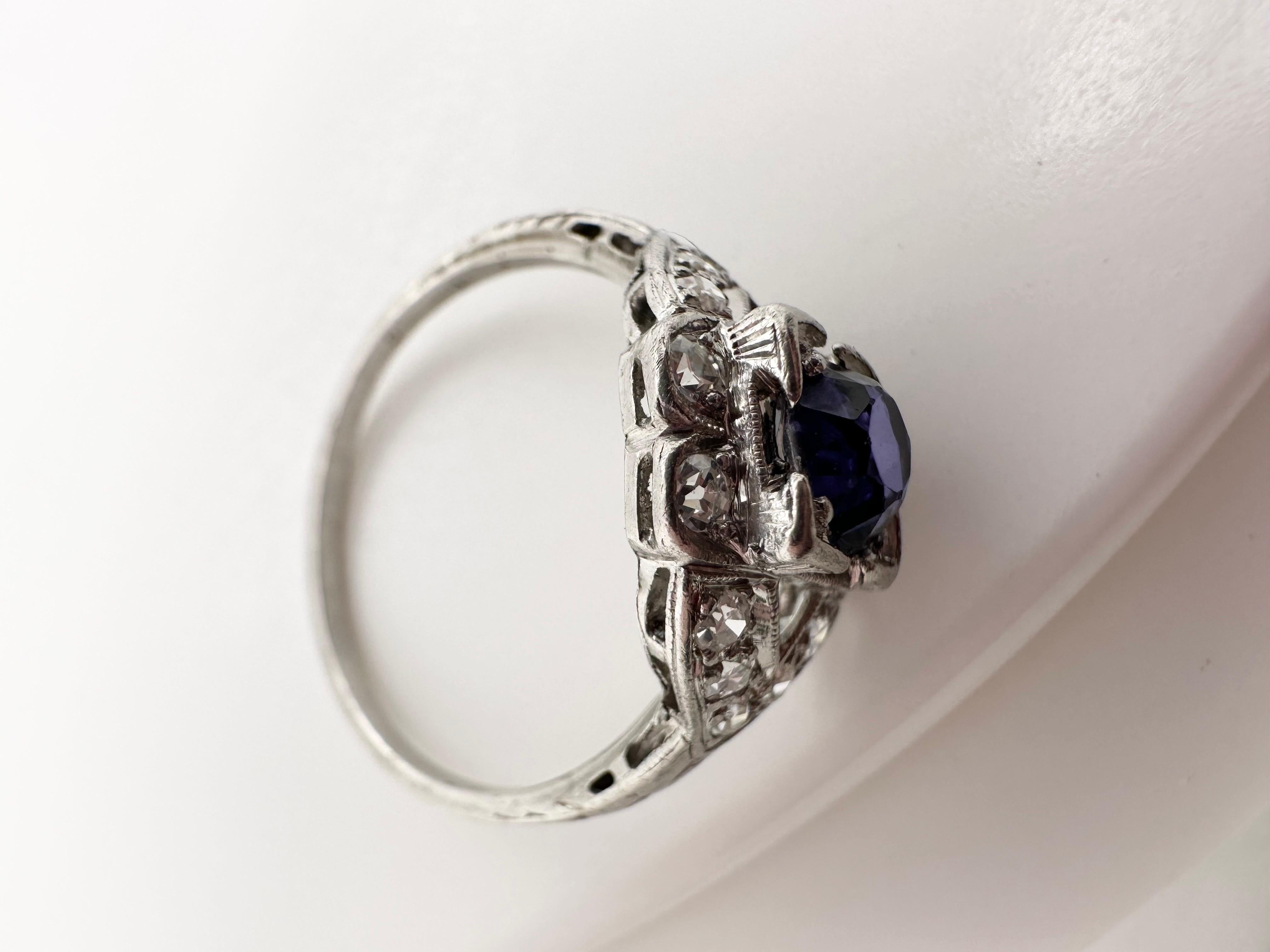 Tanzanite & Diamond engagement ring in Platinum For Sale 1