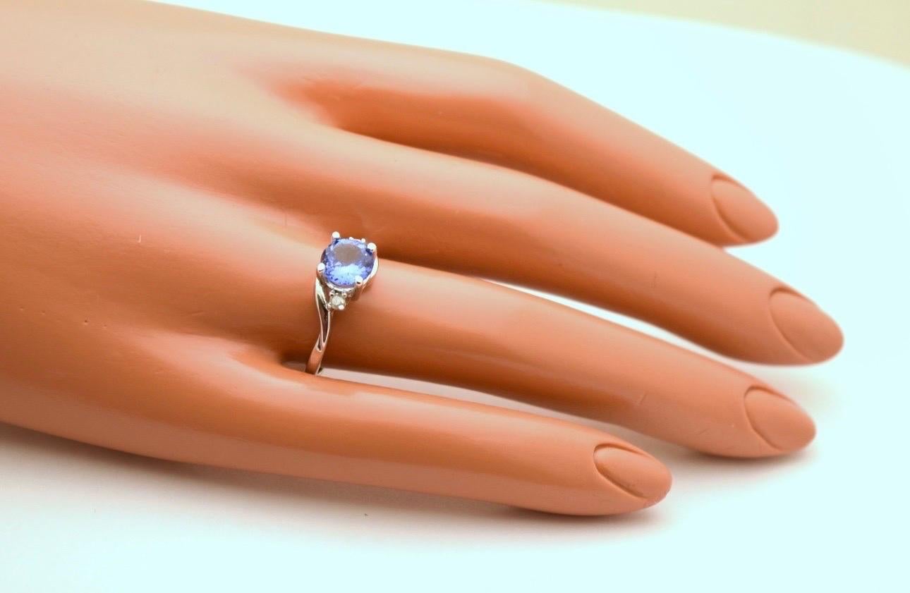 Round Cut Tanzanite Diamond engagement ring platinum classical ring For Sale
