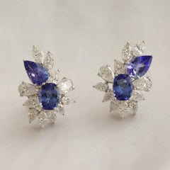 Natürliche Tansanit-Diamant-Blumen-Cluster-Ohrringe aus 18 Karat Weißgold