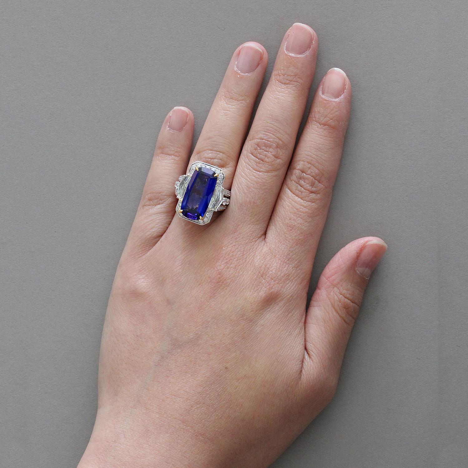 Tanzanite Diamond Gold Ring In New Condition For Sale In Beverly Hills, CA