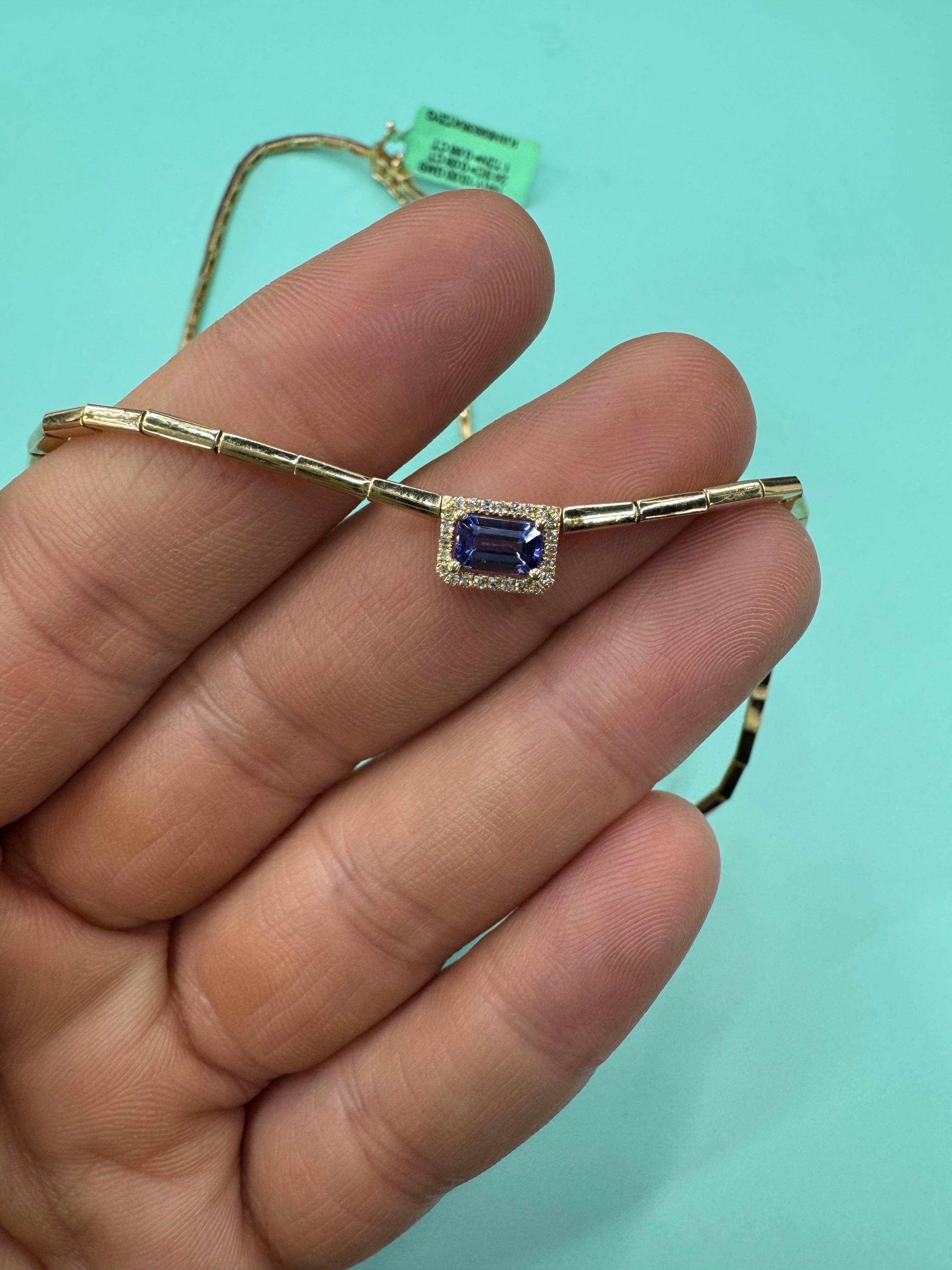 Collier à maillons halo en or jaune 14 carats avec tanzanite et diamants 0,74 carat poids total en vente 2