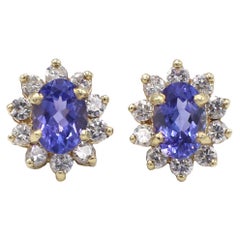 Gelbgold Cluster-Ohrstecker mit Tansanit & Diamant-Halo