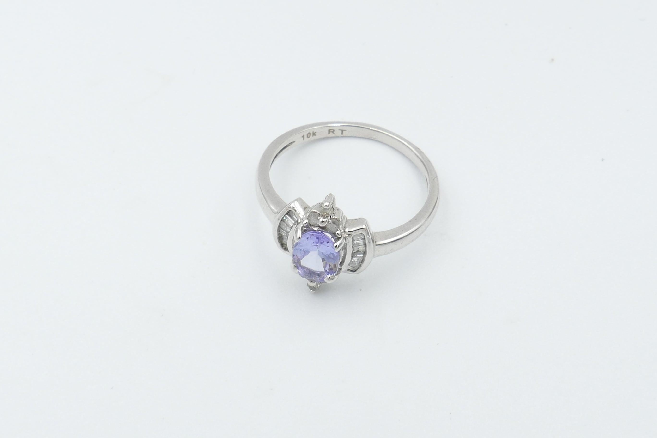 Mixed Cut Tanzanite and Diamond Marquise 18 Carat White Gold Ring For Sale