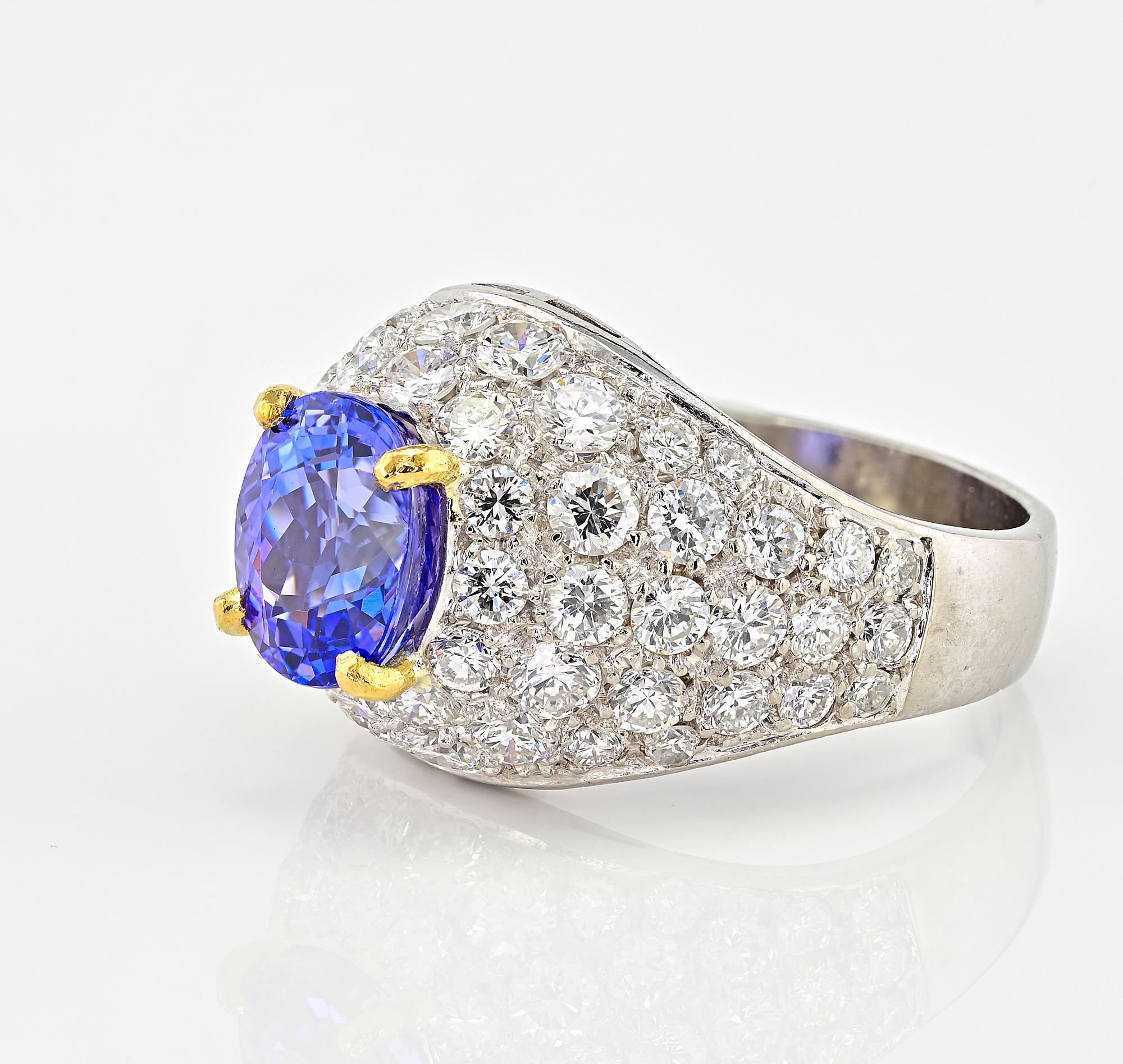 Tanzanite Diamond Mid Century Platinum Ring In Good Condition For Sale In Napoli, IT