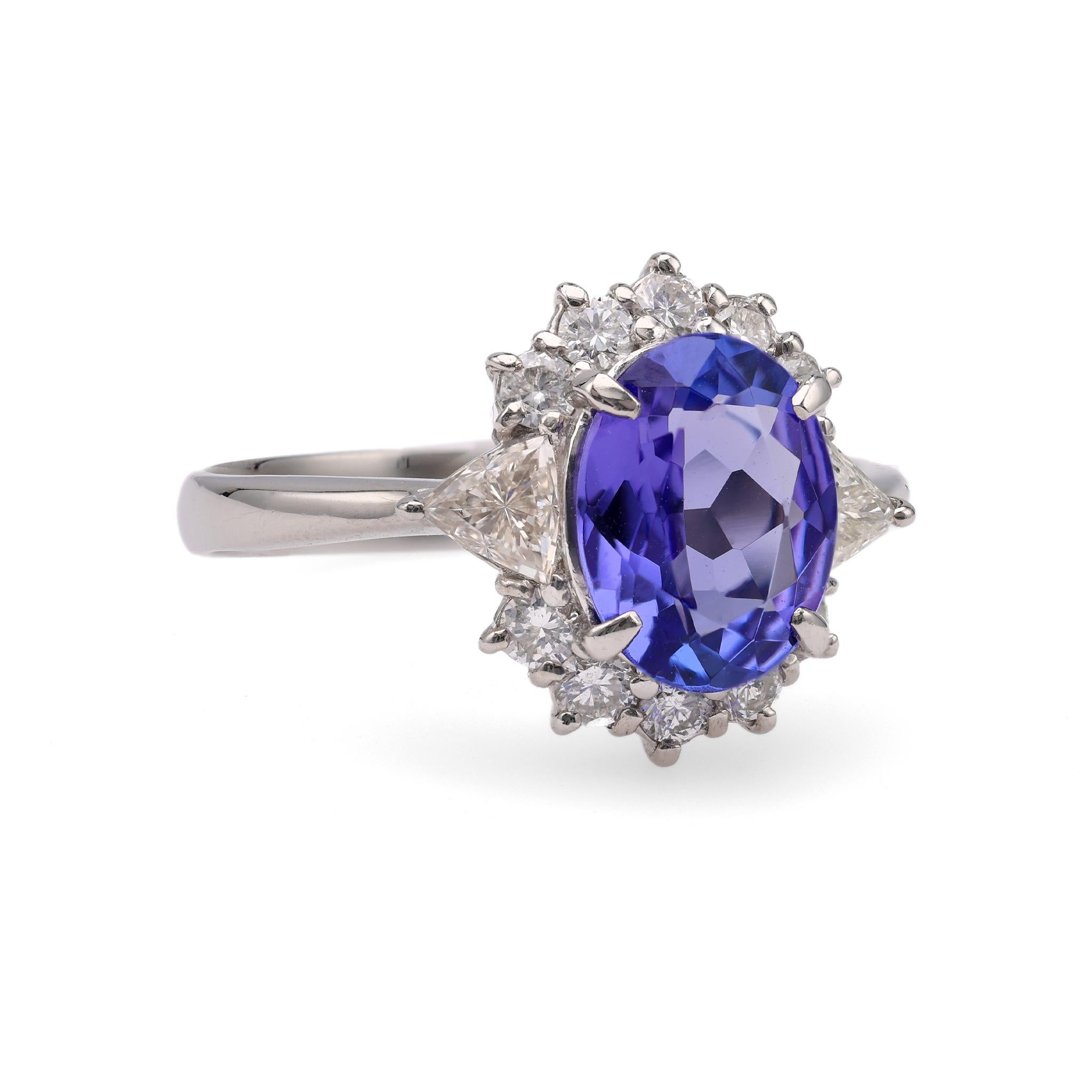 Tanzanite Diamond Platinum Ring In Excellent Condition For Sale In Beverly Hills, CA