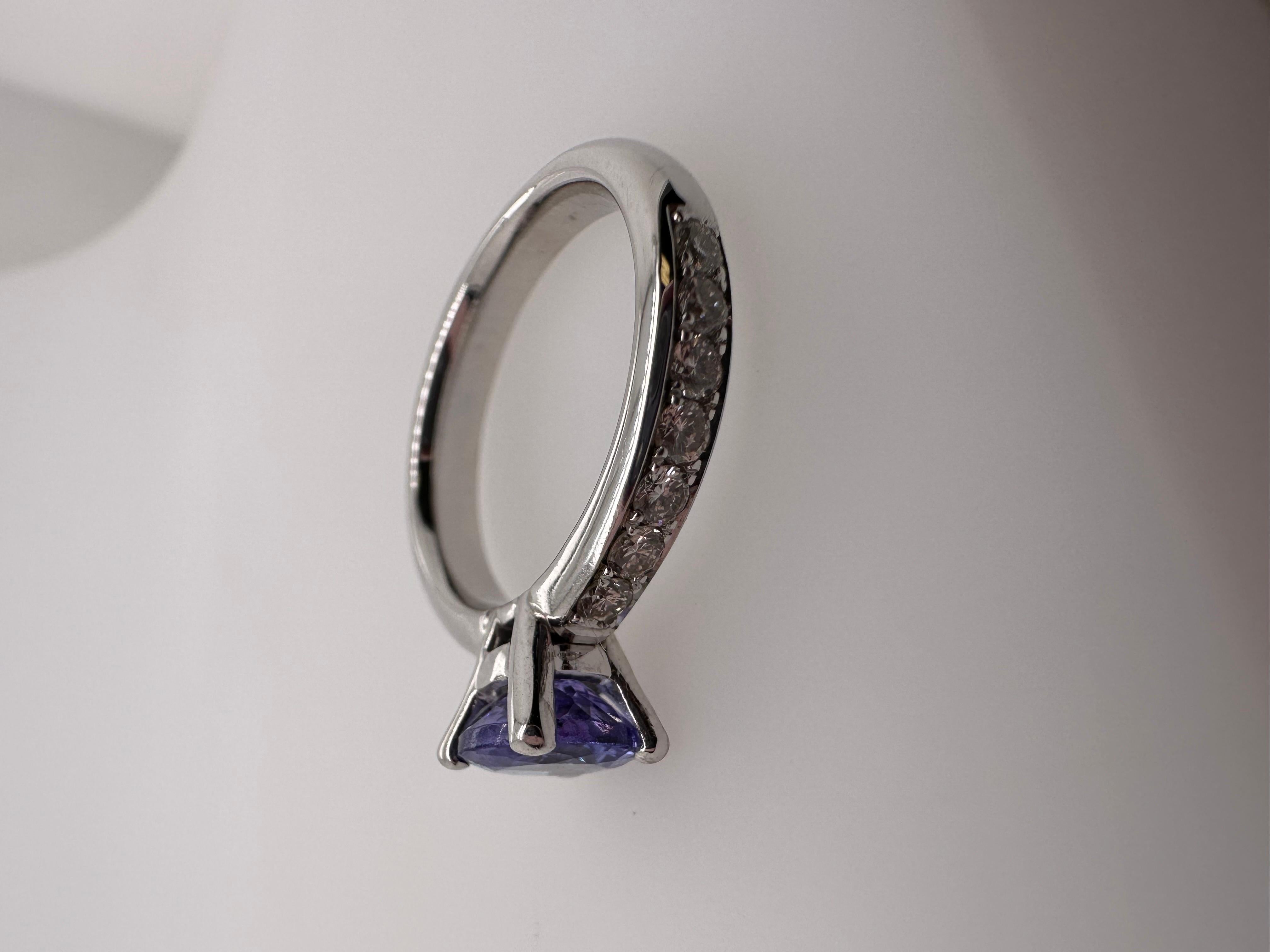 Bague en diamant tanzanite 14KT Bague de fiançailles étonnante  en vente 2
