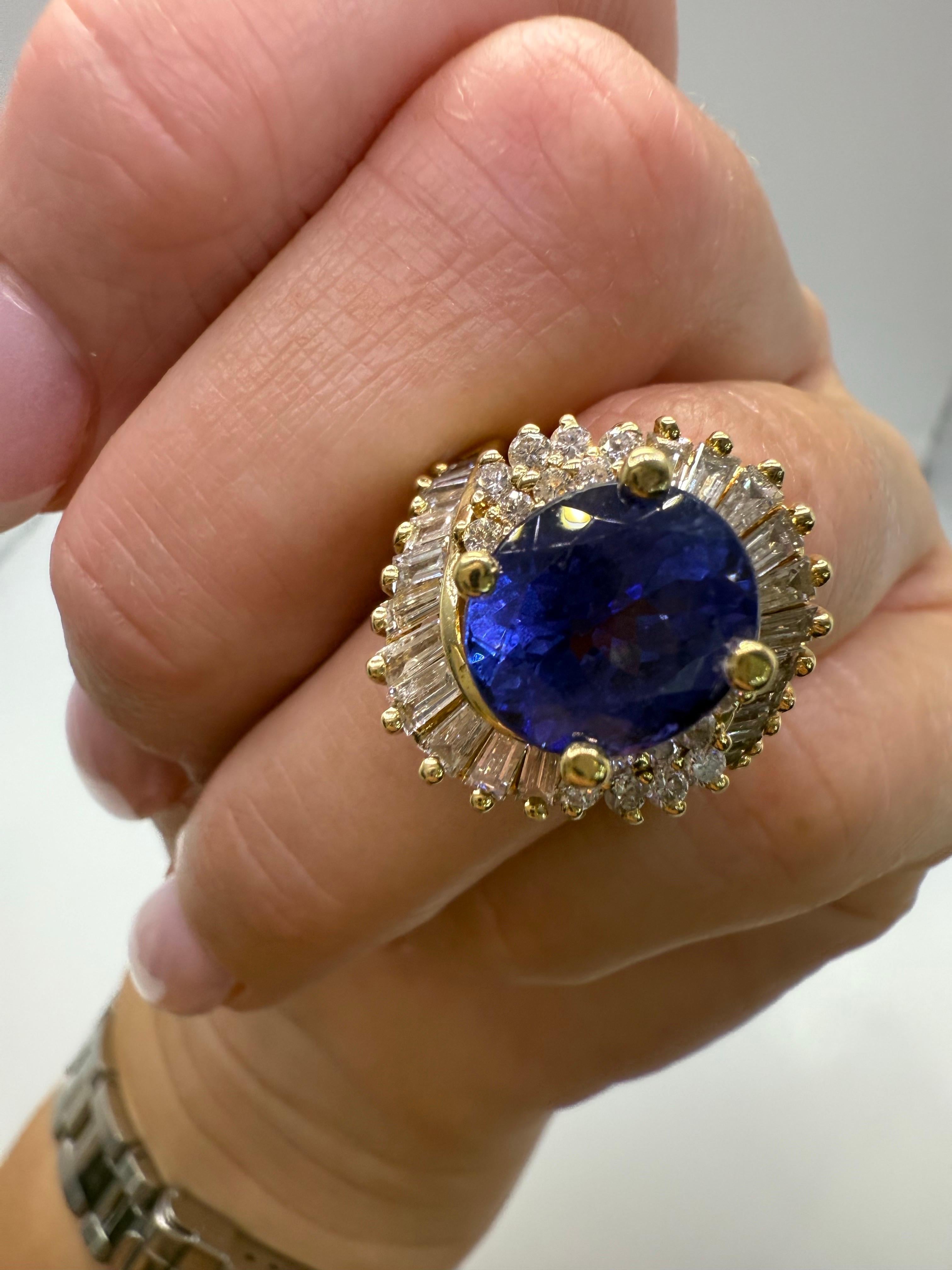 Anello con tanzanite e diamanti in oro 18KT in vendita 1