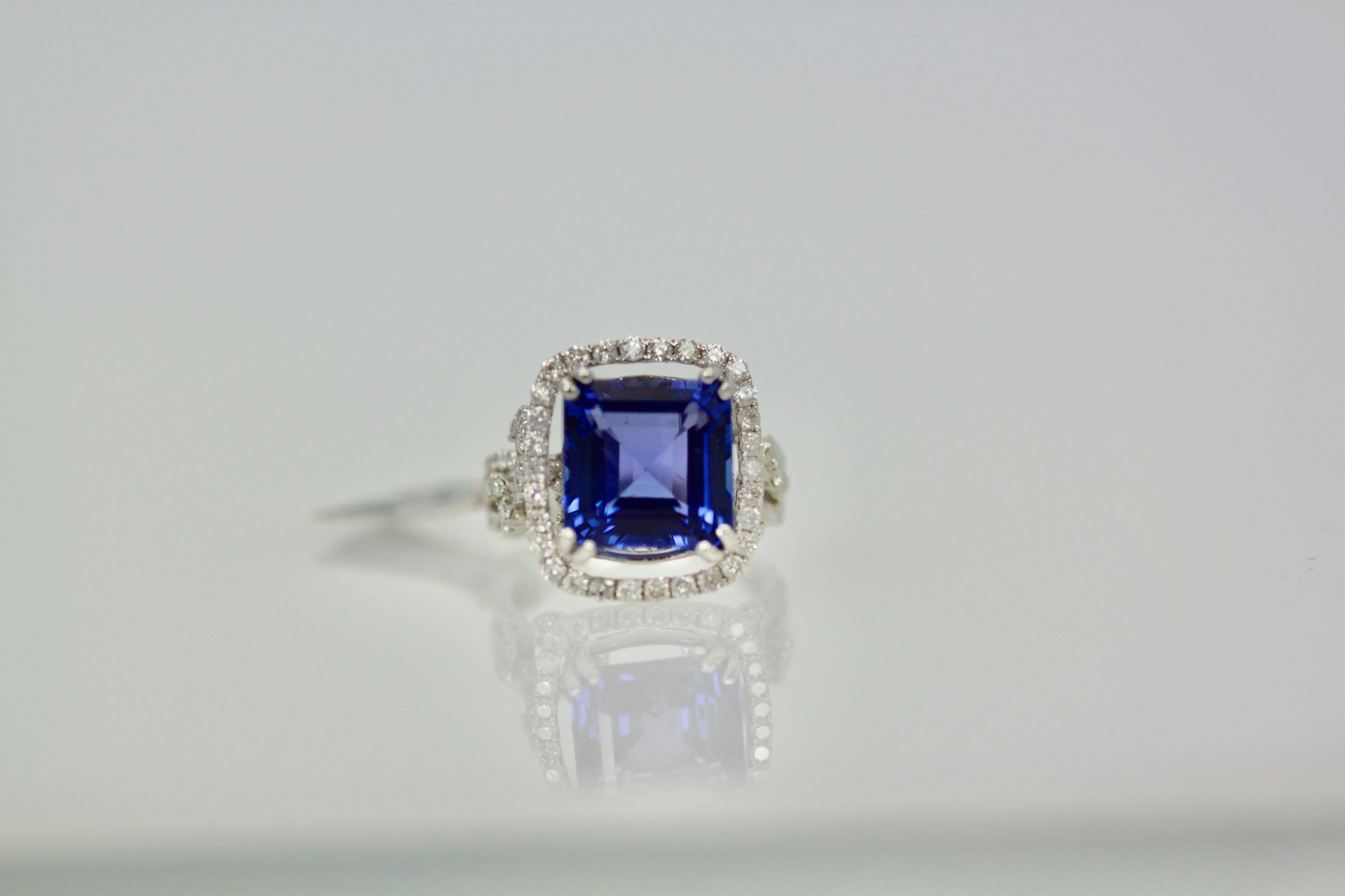 Women's or Men's Tanzanite Diamond Ring 8.59 Carats 18K For Sale