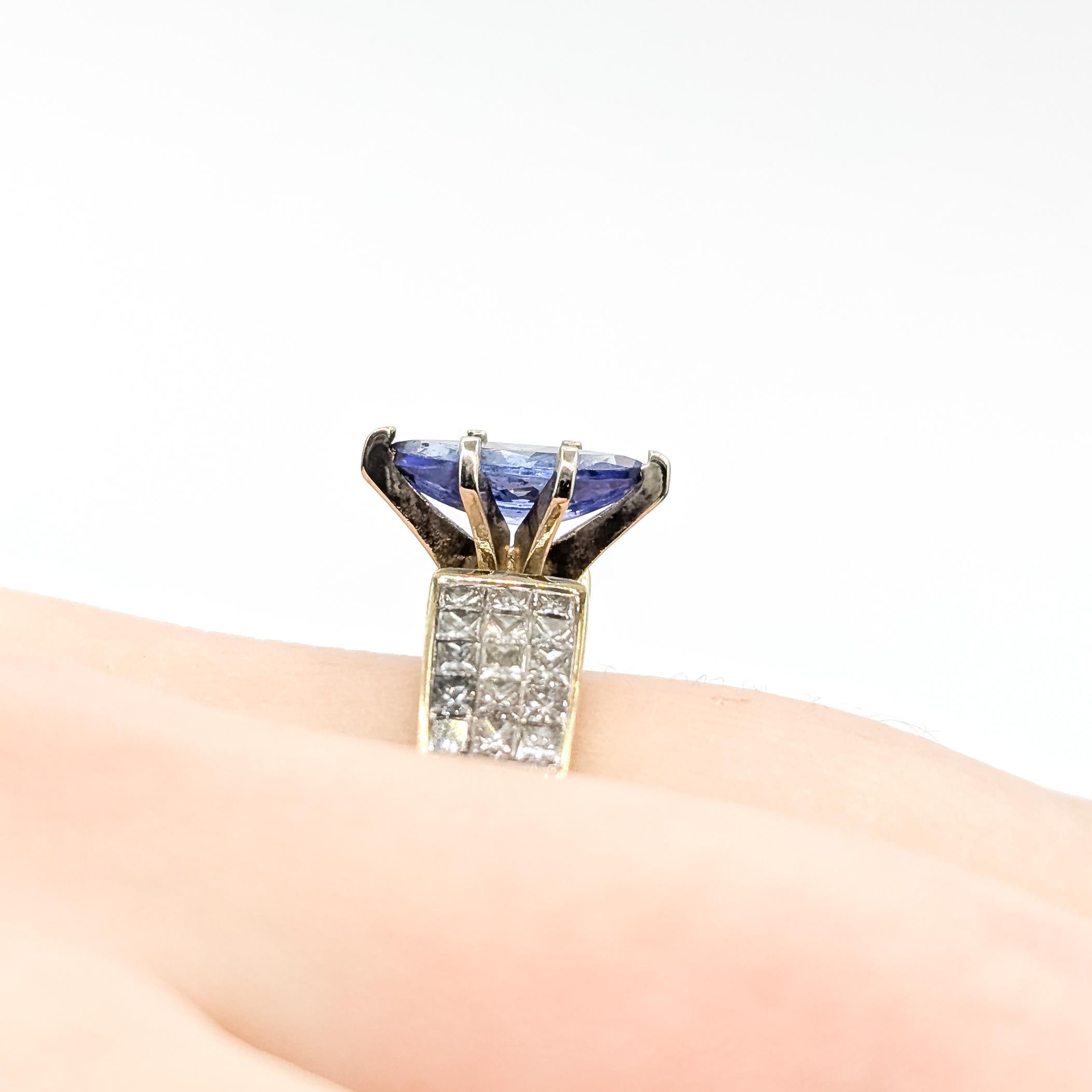 Taille Marquise Bague en or jaune 14k avec tanzanite et diamant en vente