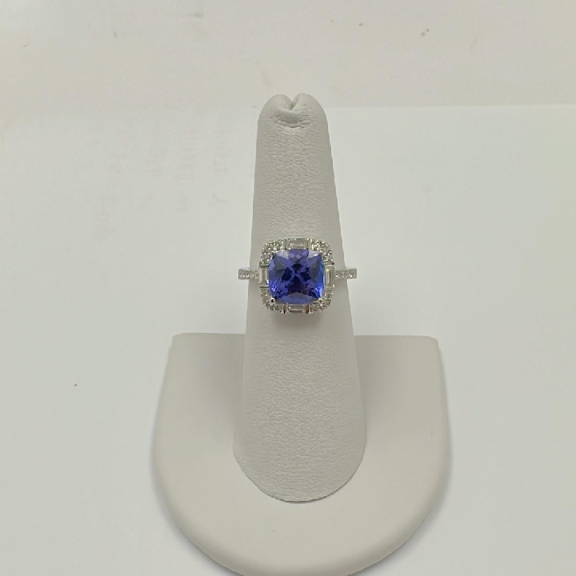 9mm, Tanzanite Diamond ring in Cushion-shape 14K White Gold In New Condition For Sale In New York, NY