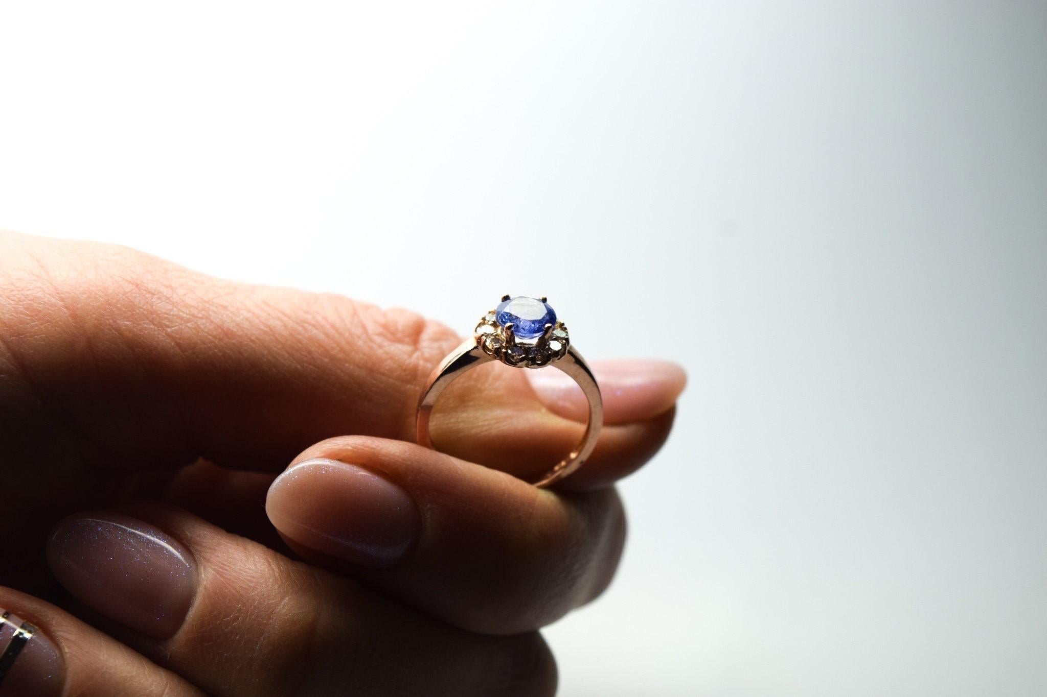 Tanzanita Anillo de diamantes Oro rosa 18KT Anillo de compromiso Anillo halo en Nuevo estado para la venta en Boca Raton, FL