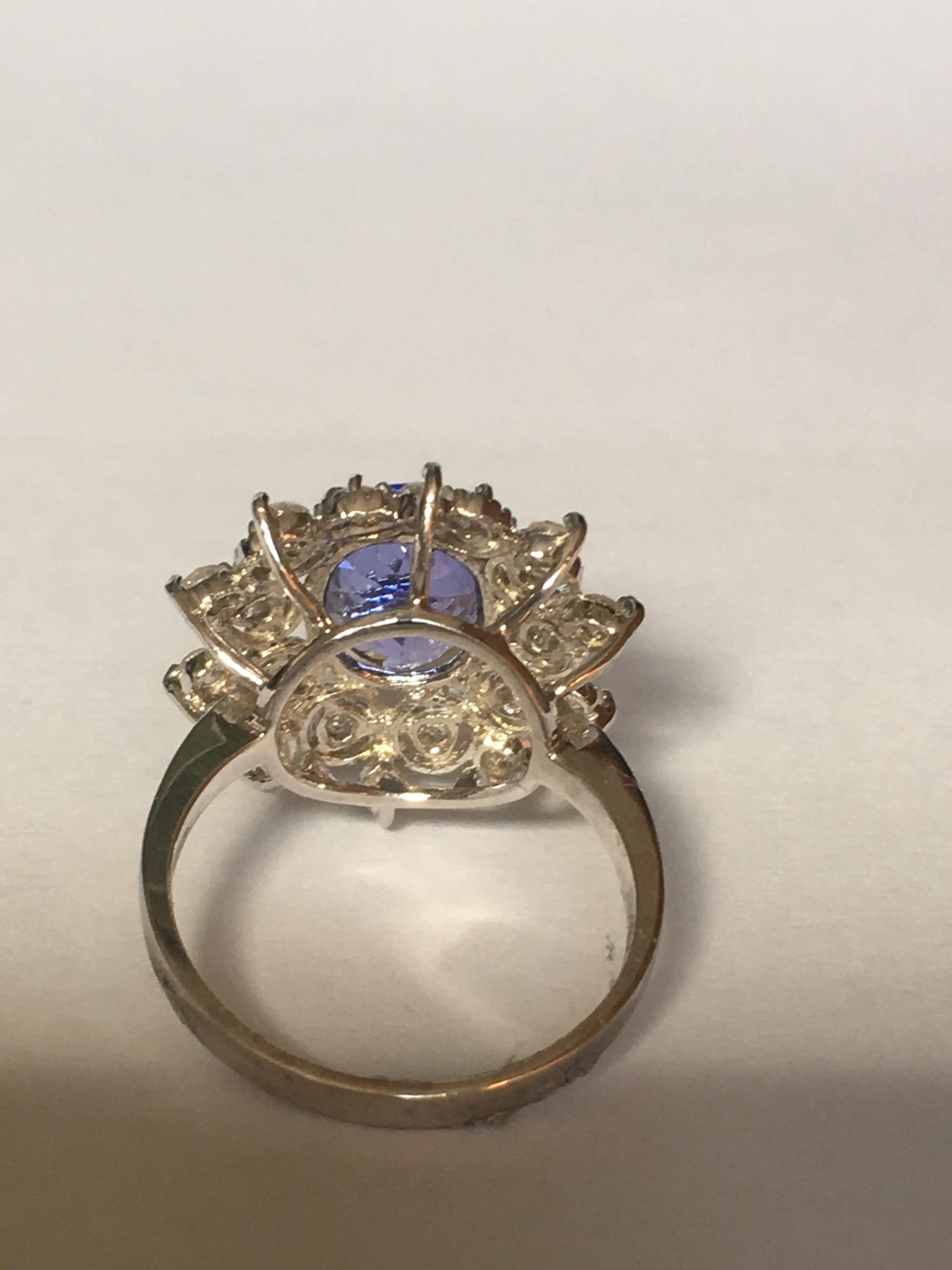 Tanzanite and Diamond Ring Set in 14 Karat White Gold In Excellent Condition In Trumbull, CT