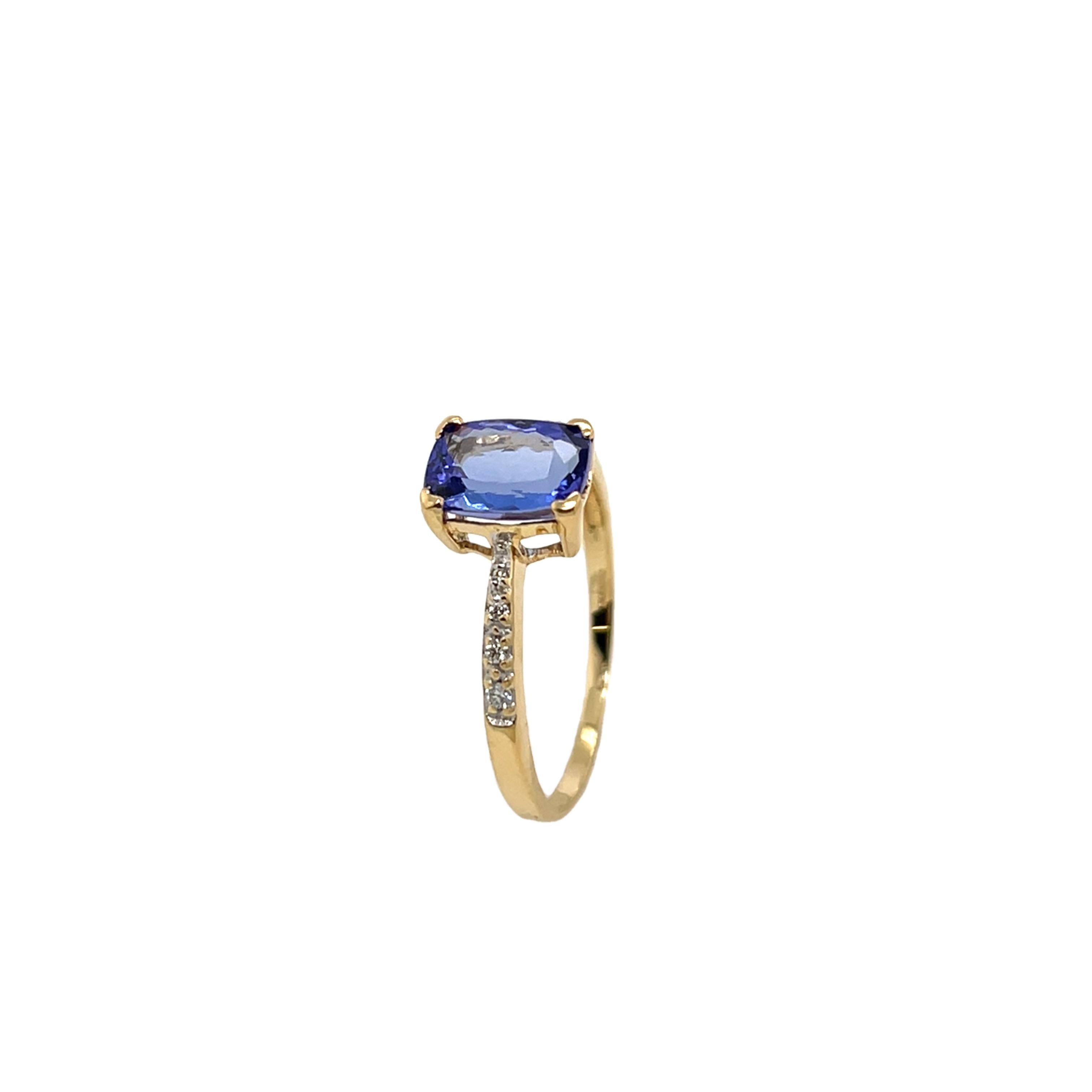 Bague en or jaune 18ct avec tanzanite et diamant en vente 2