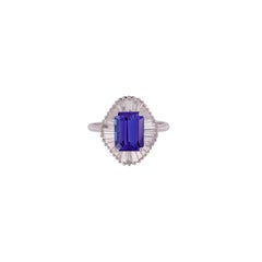 Tanzanite & Diamond Ring Studded in 18k White Gold
