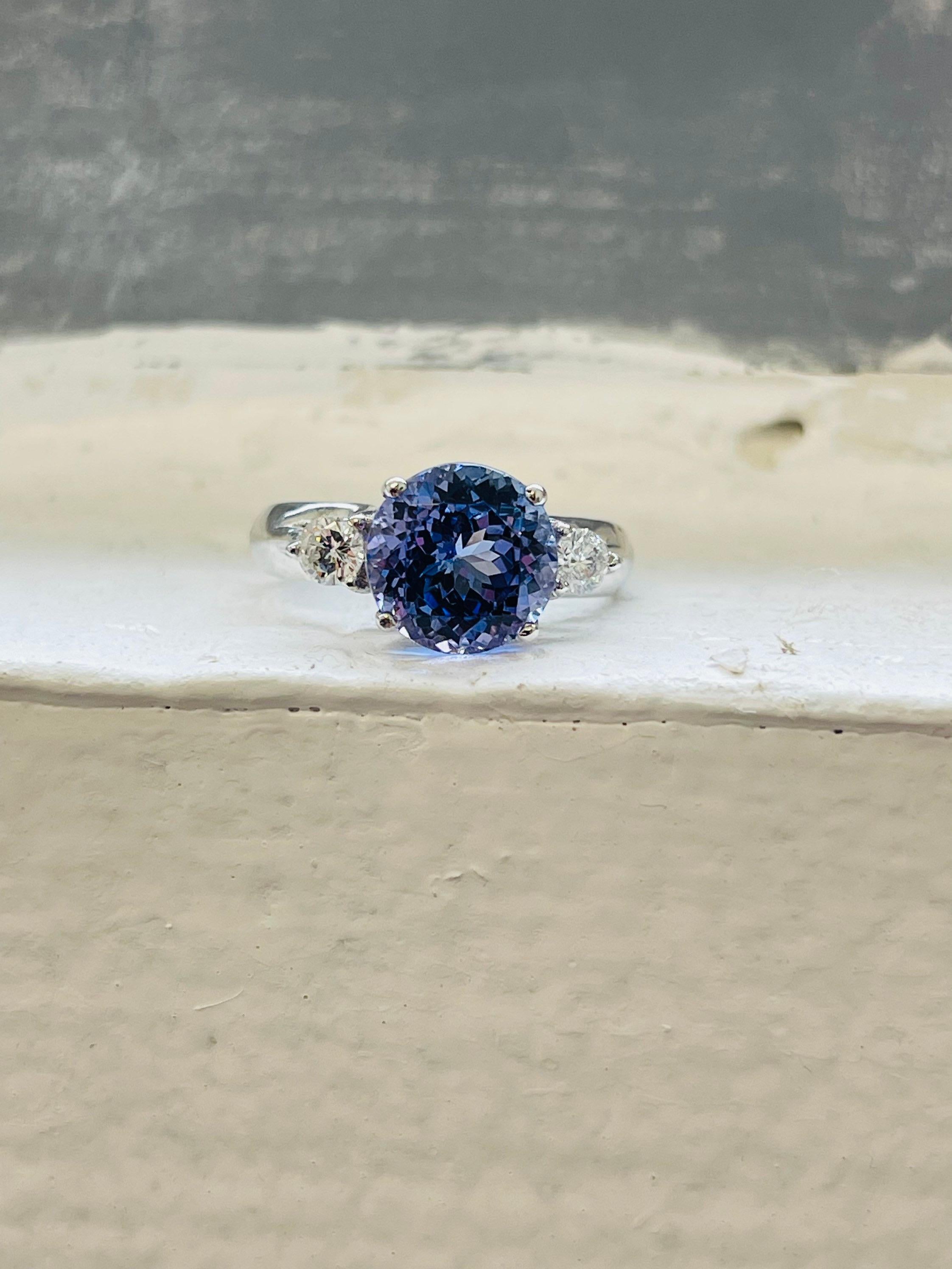 Tanzanite Diamond ring Three Stone Diamond Engagement Ring 18KT white gold In New Condition For Sale In Boca Raton, FL