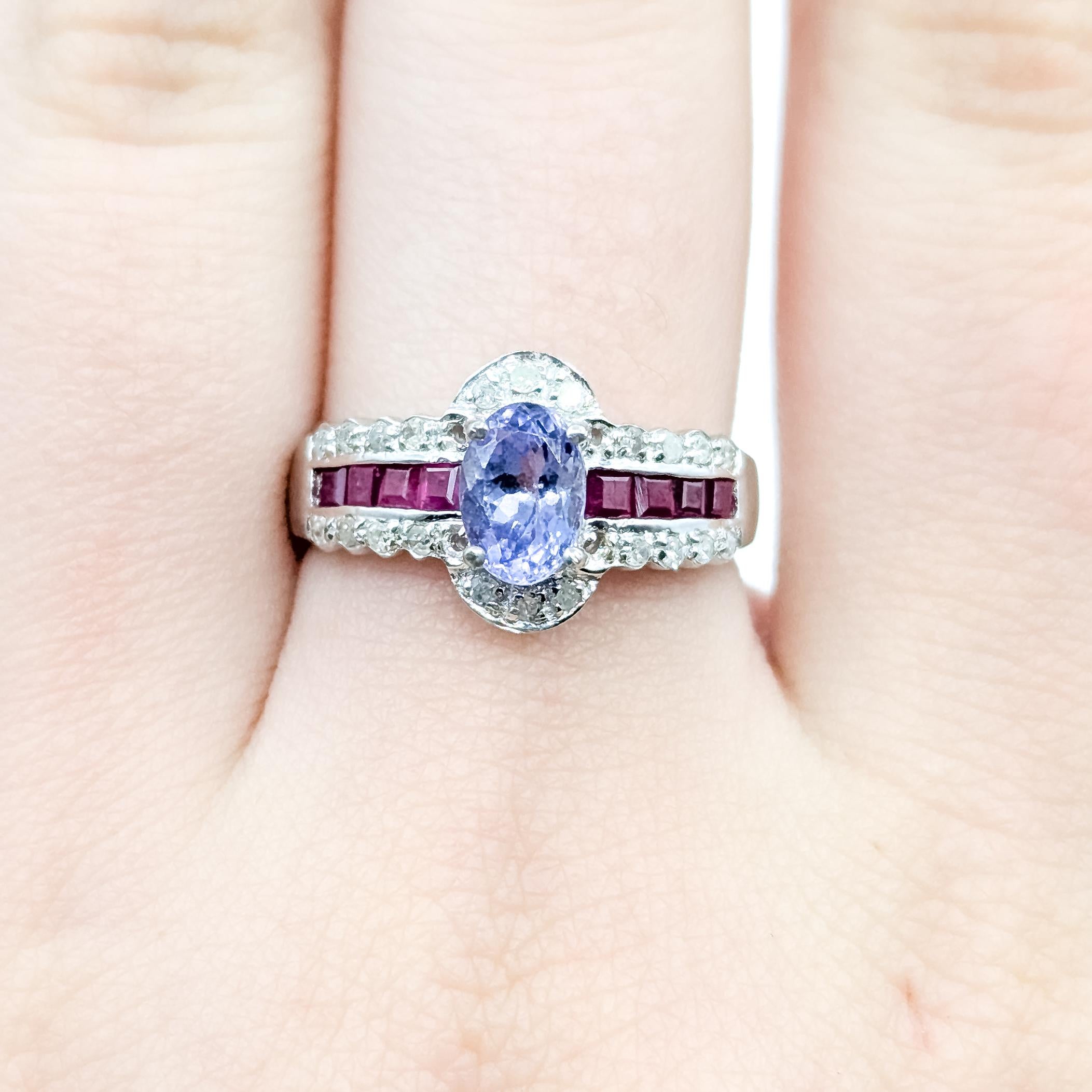 Donna Tanzanite, Diamond & Ruby Ring in 14k white gold in vendita