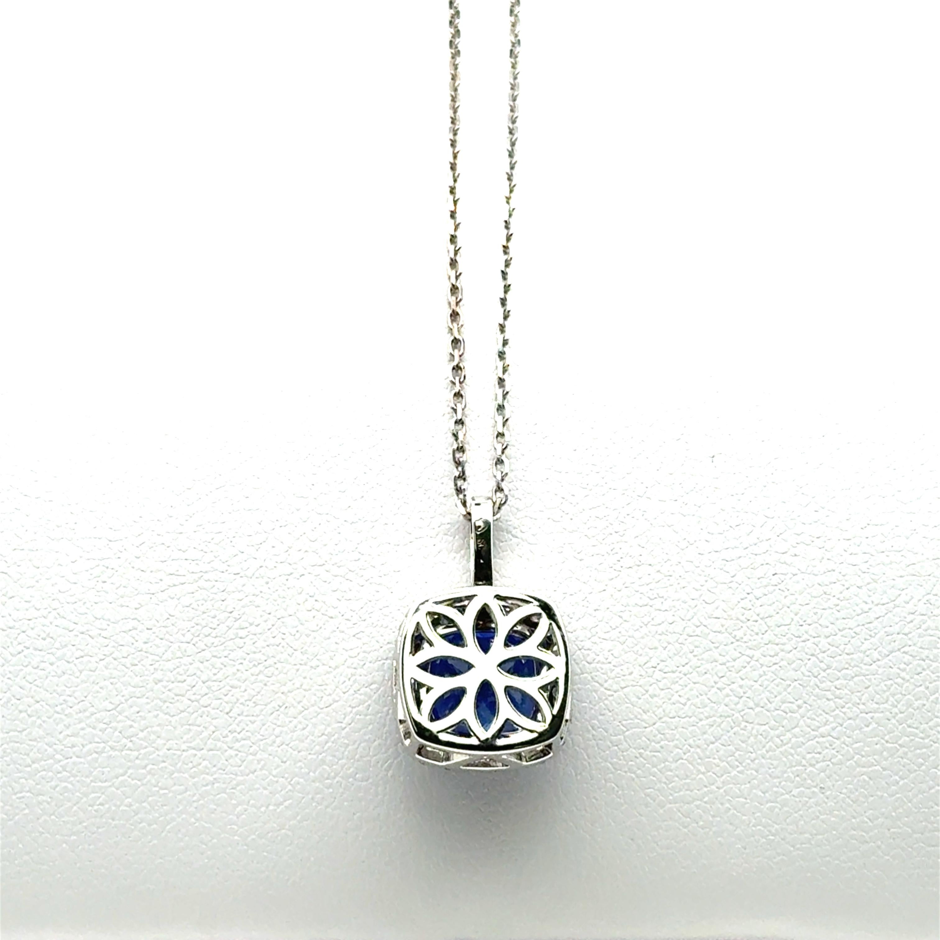 Taille coussin Pendentif en or blanc 14K serti d'un diamant tanzanite en vente