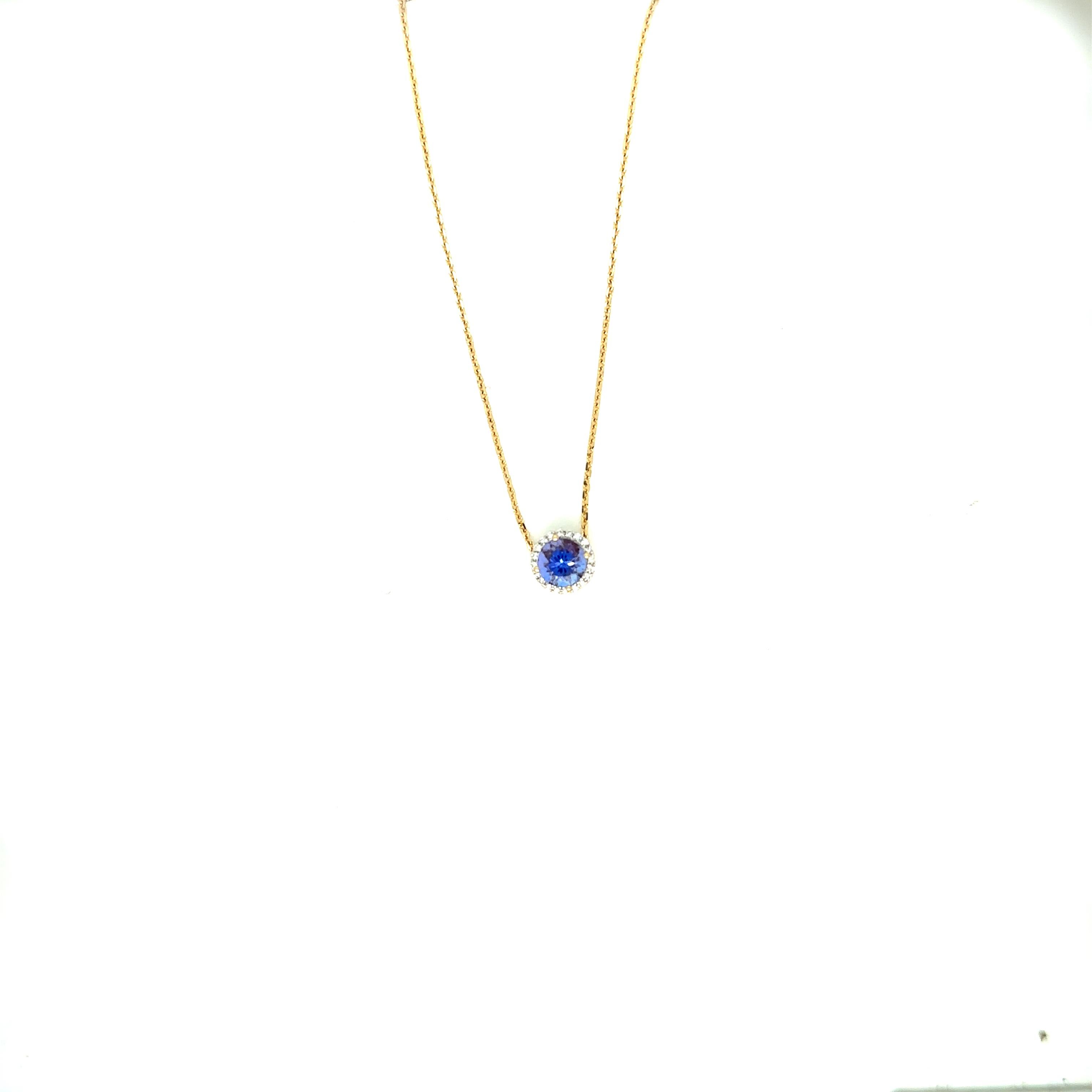Tanzanite Diamond set in 14K Yellow Gold Pendant In New Condition For Sale In New York, NY
