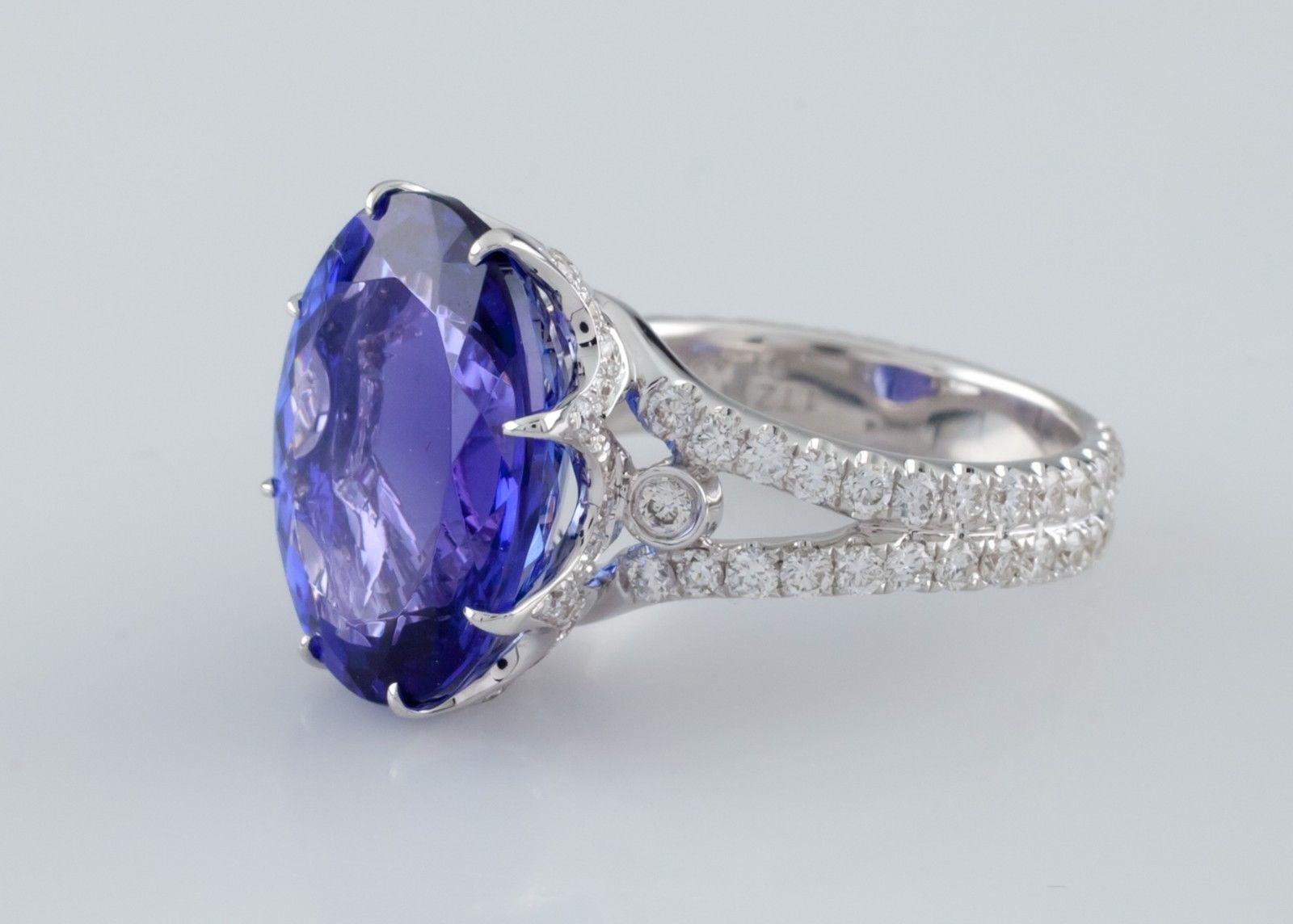 Oval Cut Tanzanite & Diamond Solitaire 18 Karat White Gold Cocktail Ring with CoA For Sale