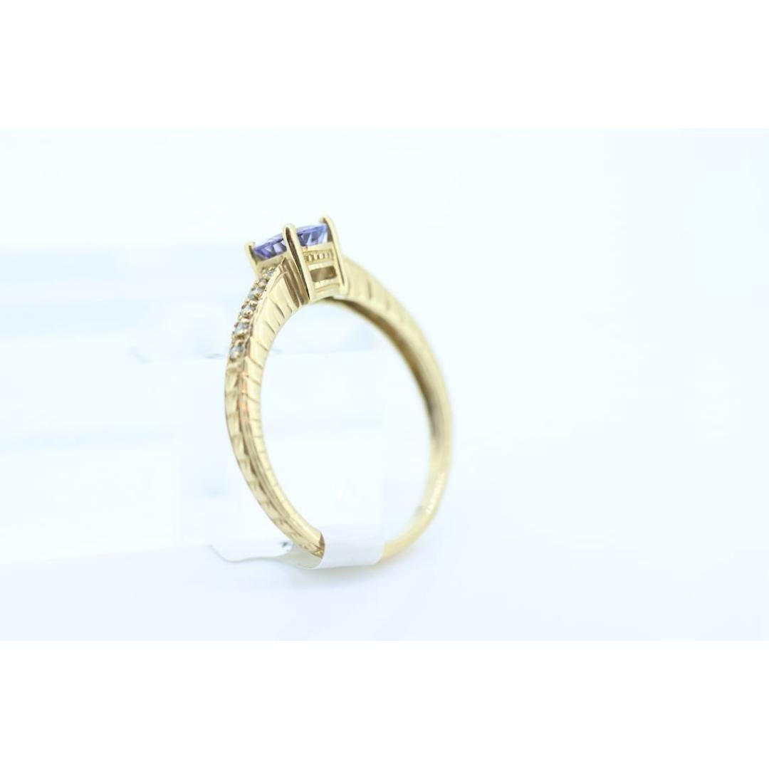 Tanzanita diamante Anillo solitario. Compromiso de tanzanita redonda y diamante de 14k en Bueno estado para la venta en Port Charlotte, FL