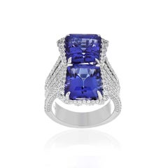 Tanzanite & Diamond Studded Ring in 18Karat White Gold Beautiful Hand-craft Ring